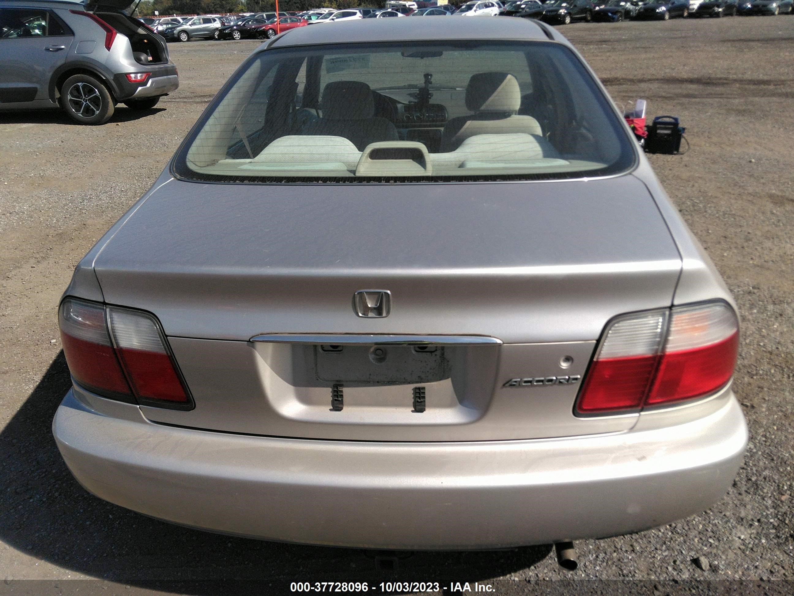 Photo 15 VIN: 1HGCD5691TA236922 - HONDA ACCORD 