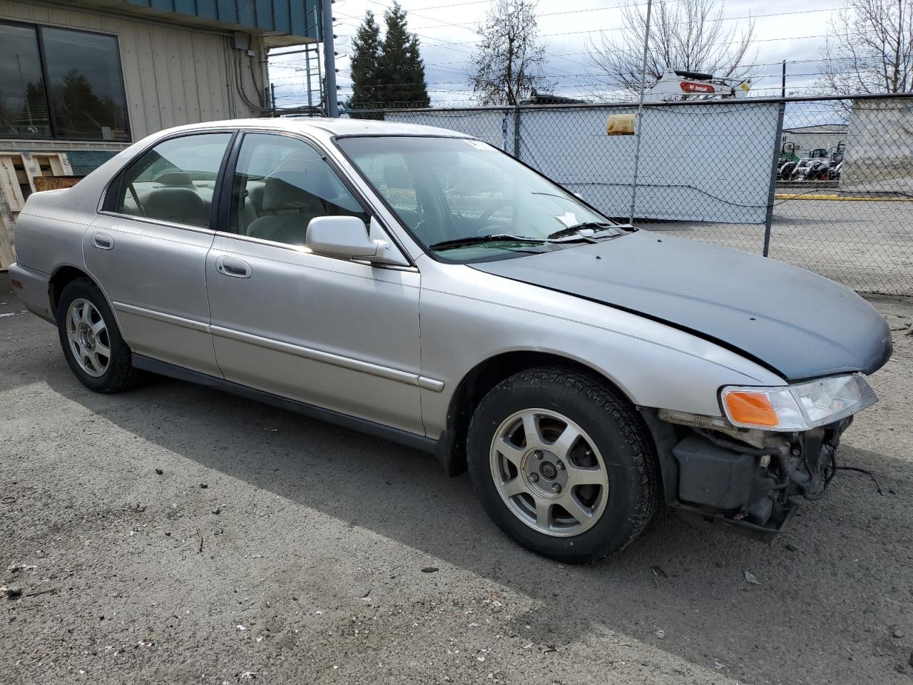 Photo 3 VIN: 1HGCD5692TA211768 - HONDA ACCORD 