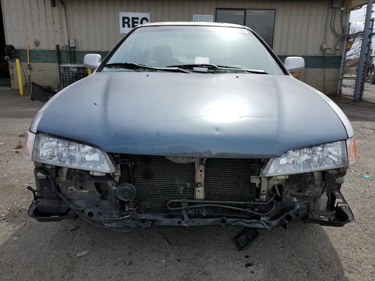 Photo 4 VIN: 1HGCD5692TA211768 - HONDA ACCORD 