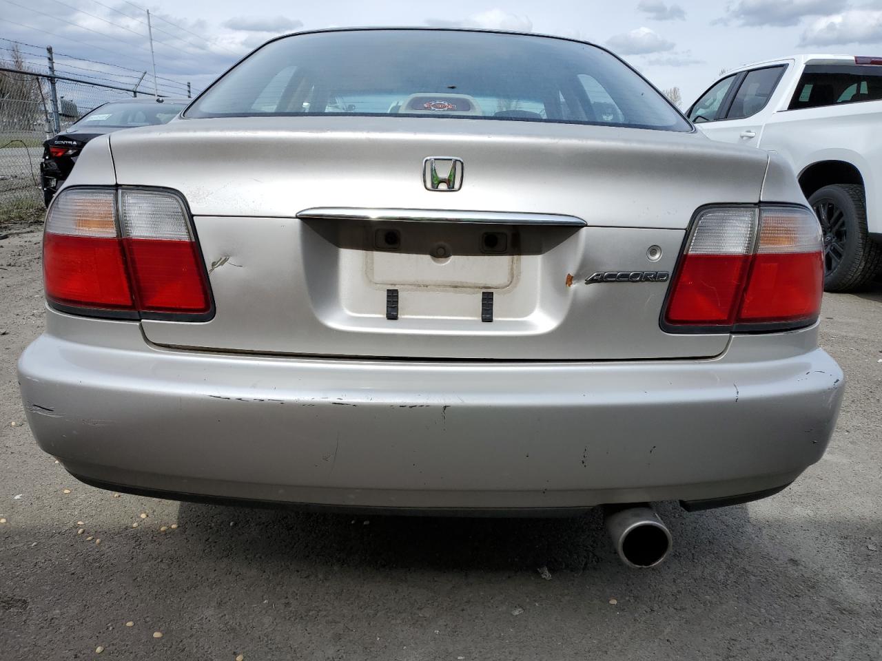 Photo 5 VIN: 1HGCD5692TA211768 - HONDA ACCORD 