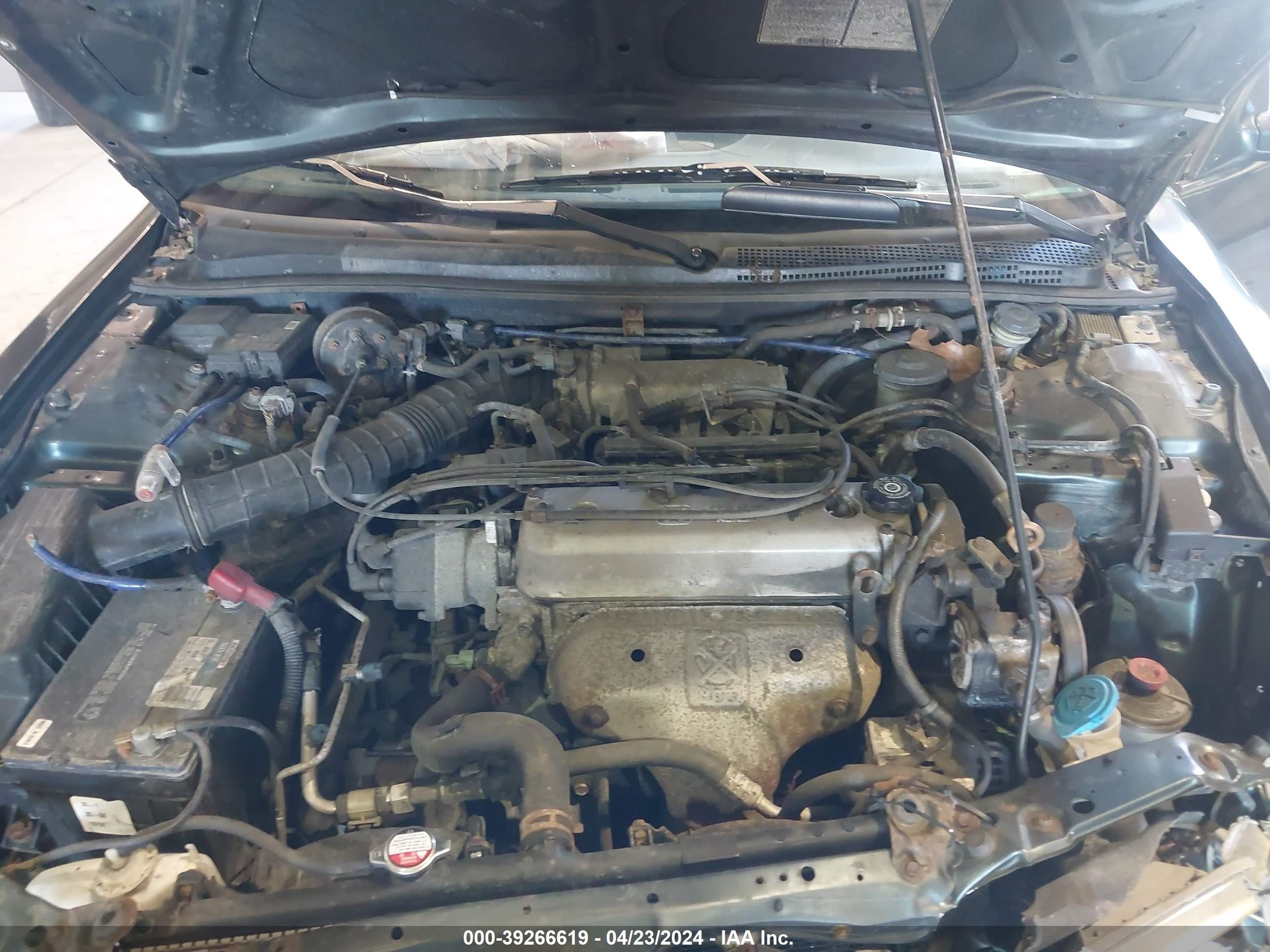 Photo 9 VIN: 1HGCD7139TA039723 - HONDA ACCORD 