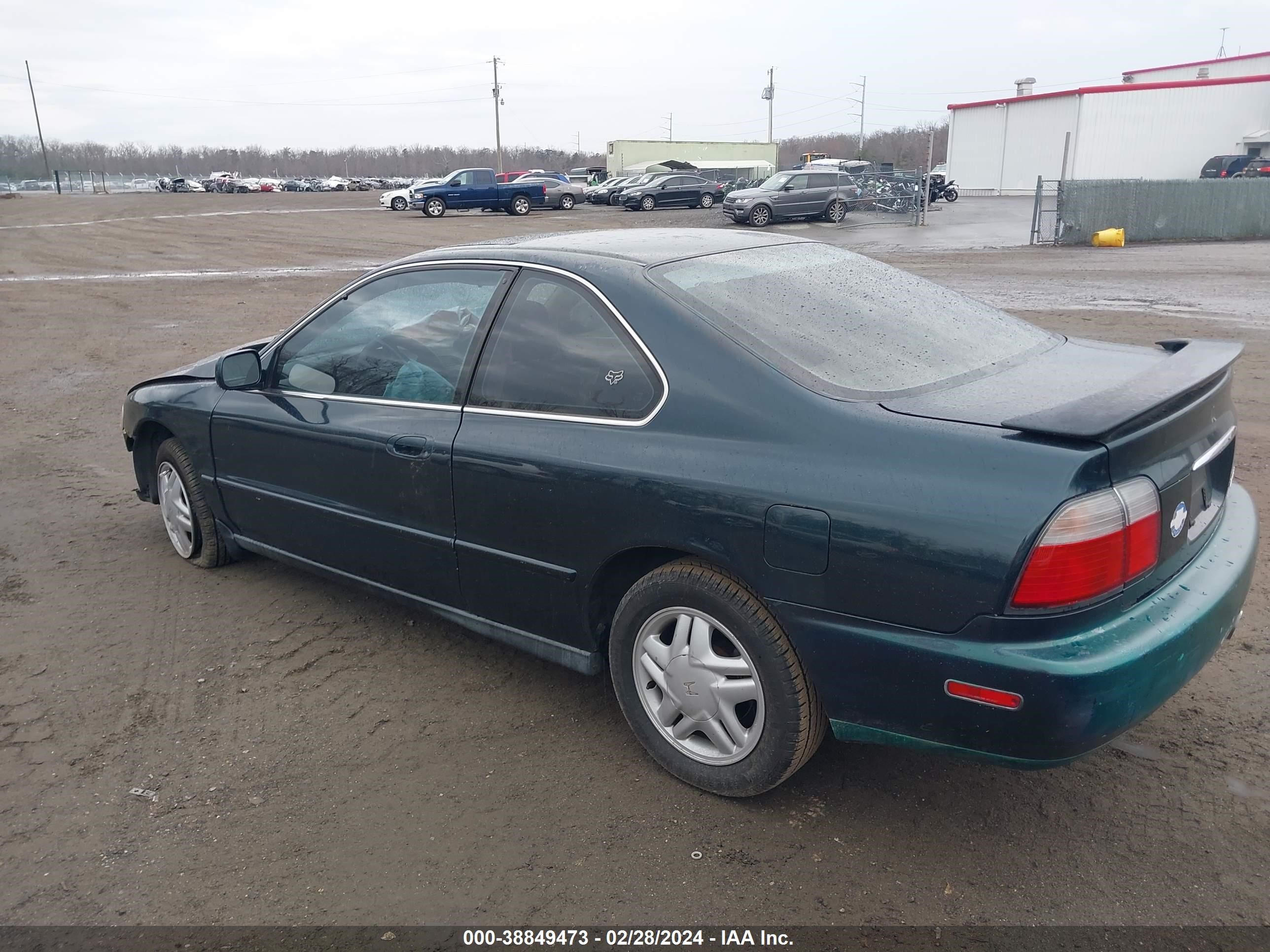 Photo 2 VIN: 1HGCD7151TA002828 - HONDA ACCORD 