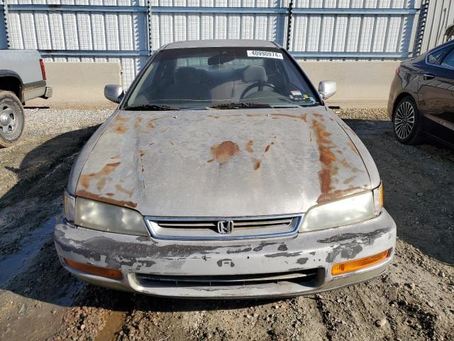 Photo 4 VIN: 1HGCD7235VA003822 - HONDA ACCORD 