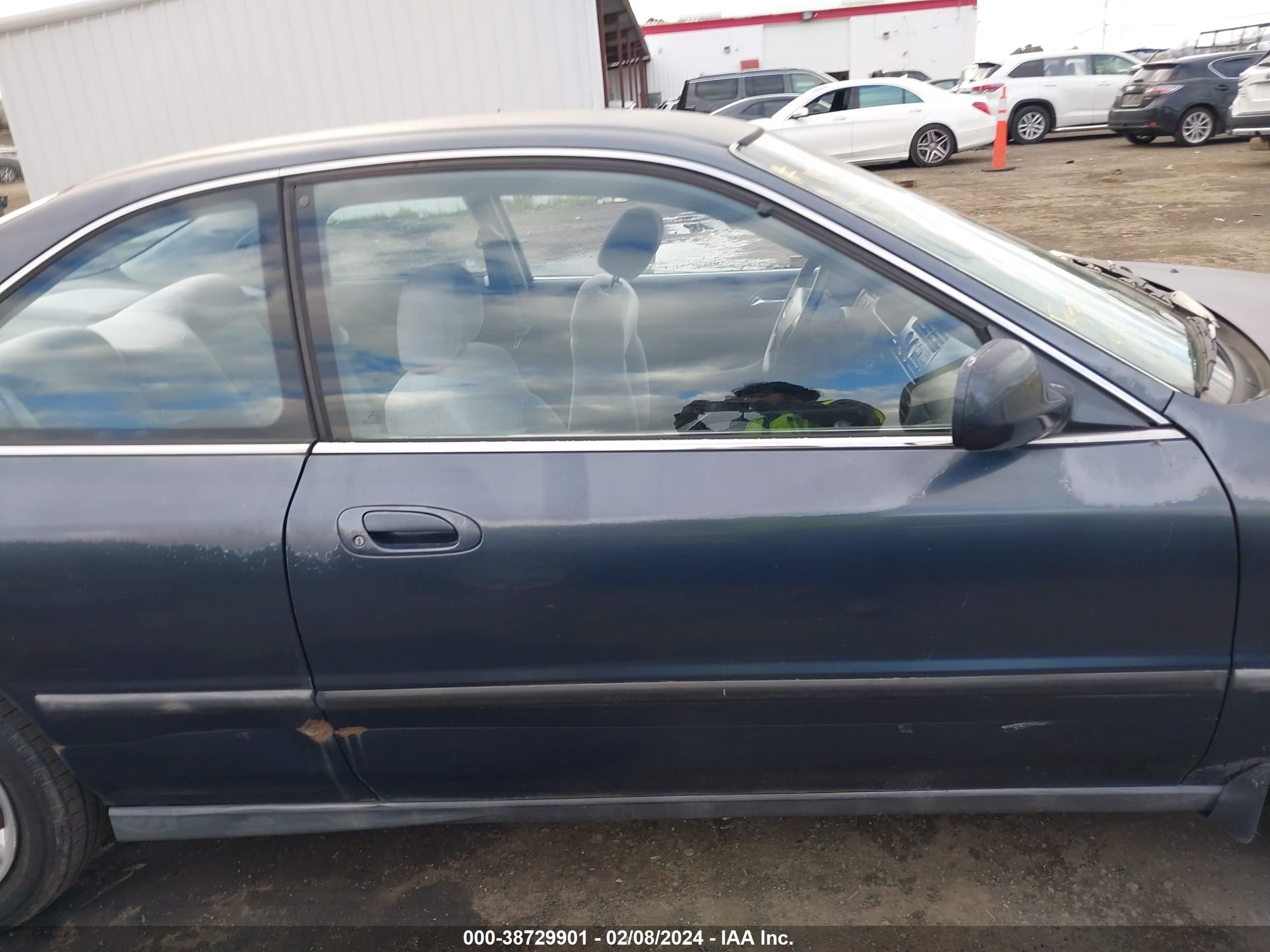 Photo 11 VIN: 1HGCD7238VA025815 - HONDA ACCORD 