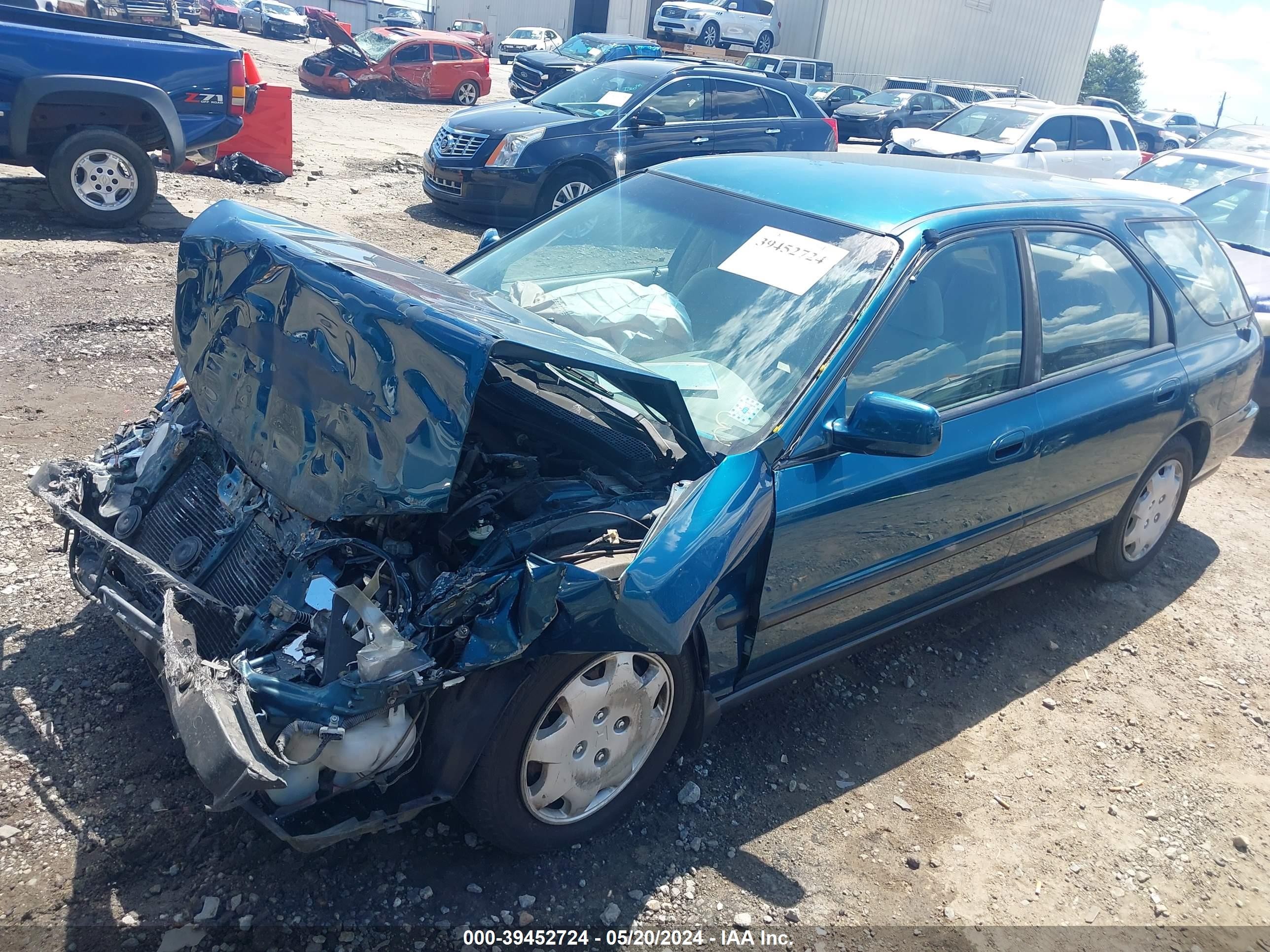 Photo 1 VIN: 1HGCE1820SA003277 - HONDA ACCORD 