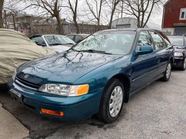 Photo 1 VIN: 1HGCE1821RA006473 - HONDA ACCORD LX 