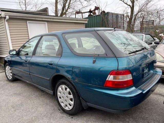 Photo 2 VIN: 1HGCE1821RA006473 - HONDA ACCORD LX 