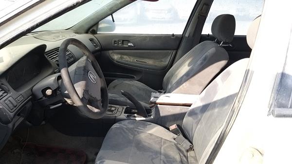 Photo 11 VIN: 1HGCE1823TA000990 - HONDA ACCORD 