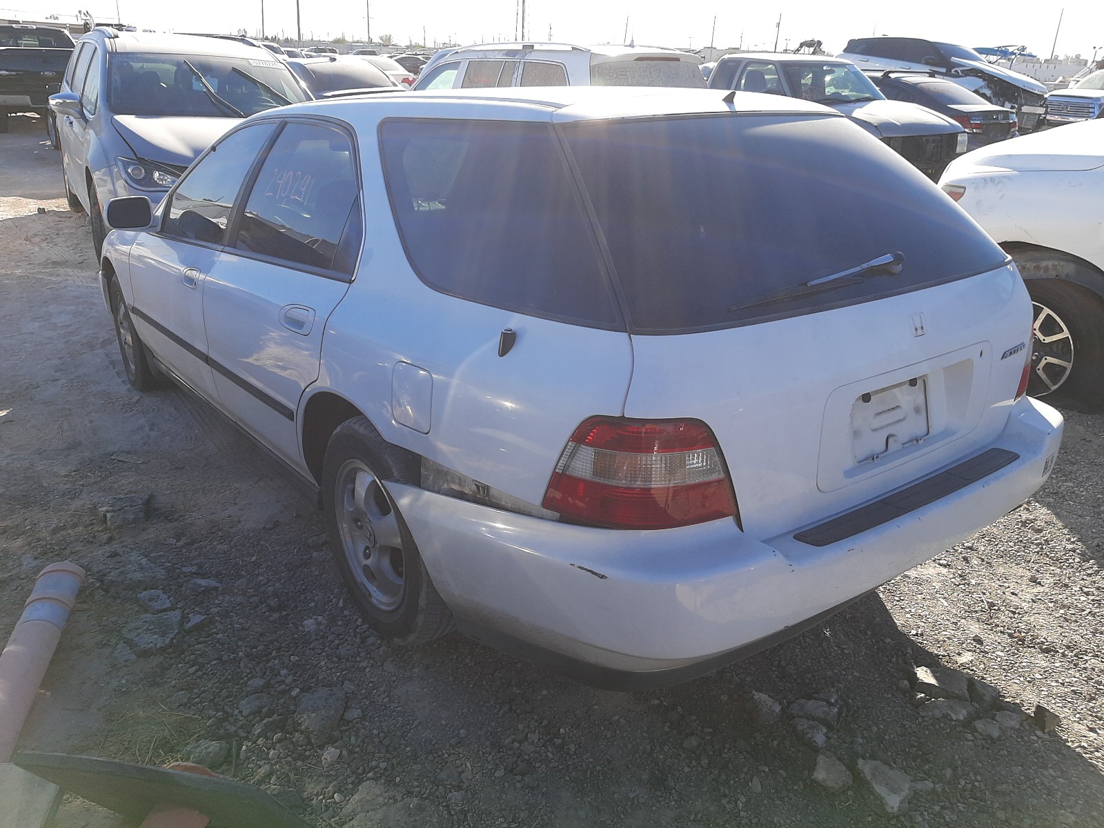 Photo 2 VIN: 1HGCE1825VA006020 - HONDA ACCORD LX 