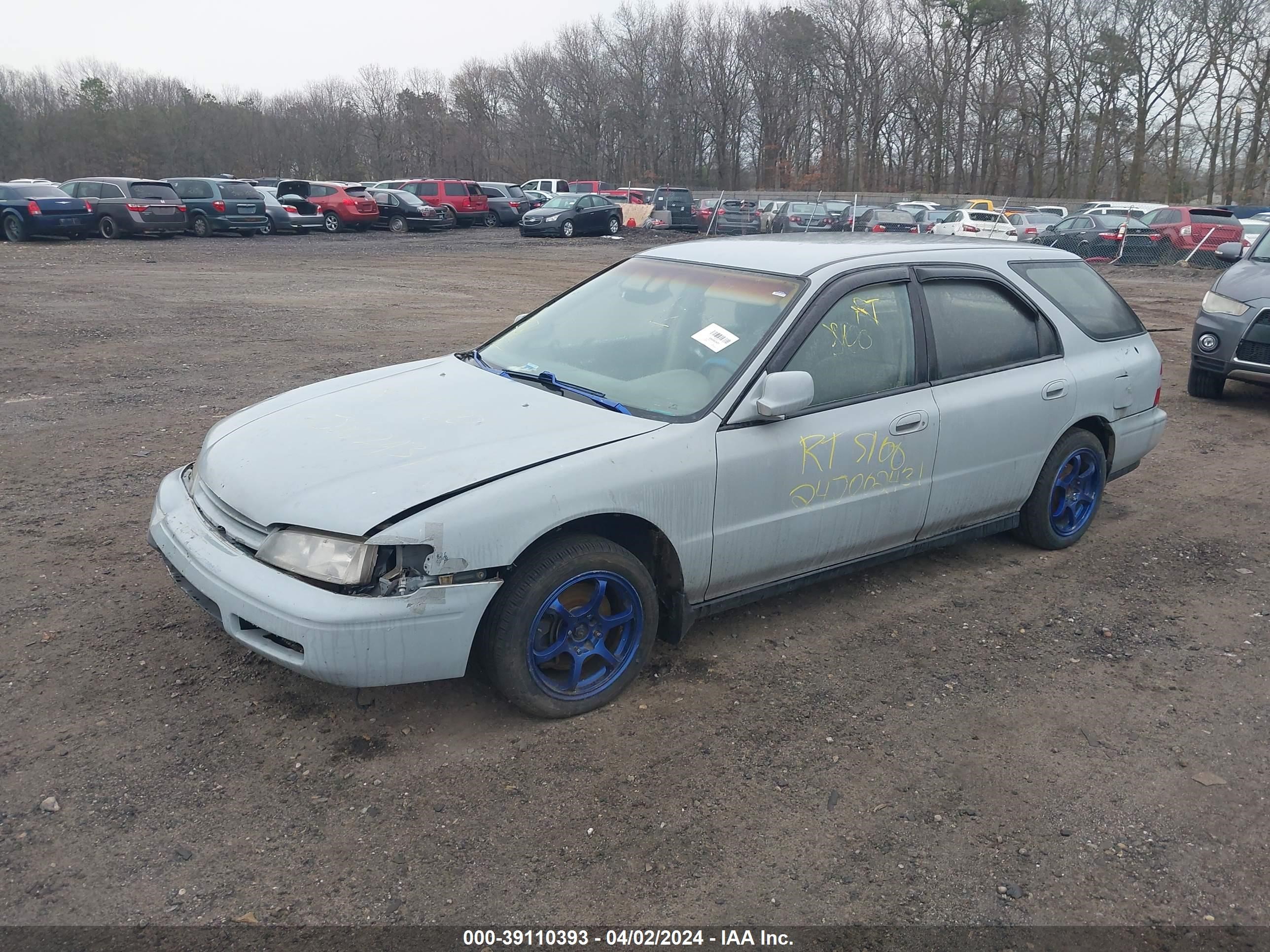 Photo 1 VIN: 1HGCE1829SA004749 - HONDA ACCORD 