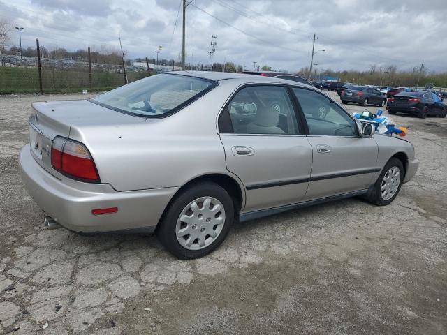 Photo 2 VIN: 1HGCE6640TA007803 - HONDA ACCORD 