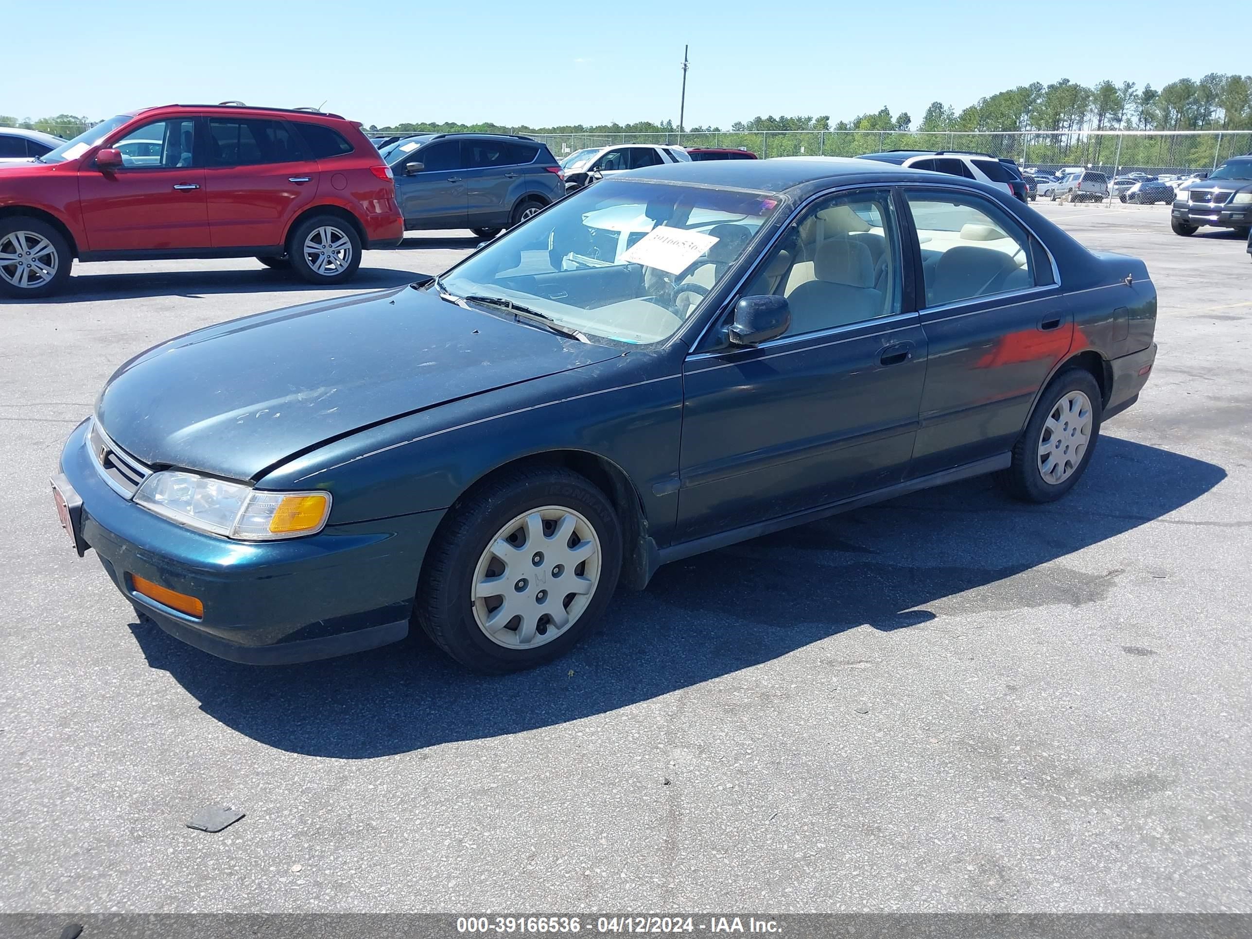 Photo 1 VIN: 1HGCE6647SA012964 - HONDA ACCORD 