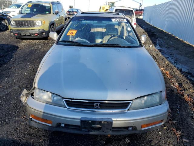 Photo 4 VIN: 1HGCE6660SA035732 - HONDA ACCORD 