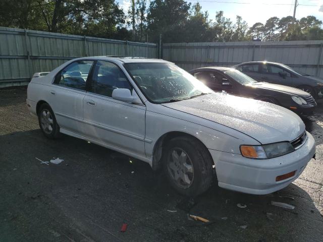 Photo 3 VIN: 1HGCE6661SA034587 - HONDA ACCORD 