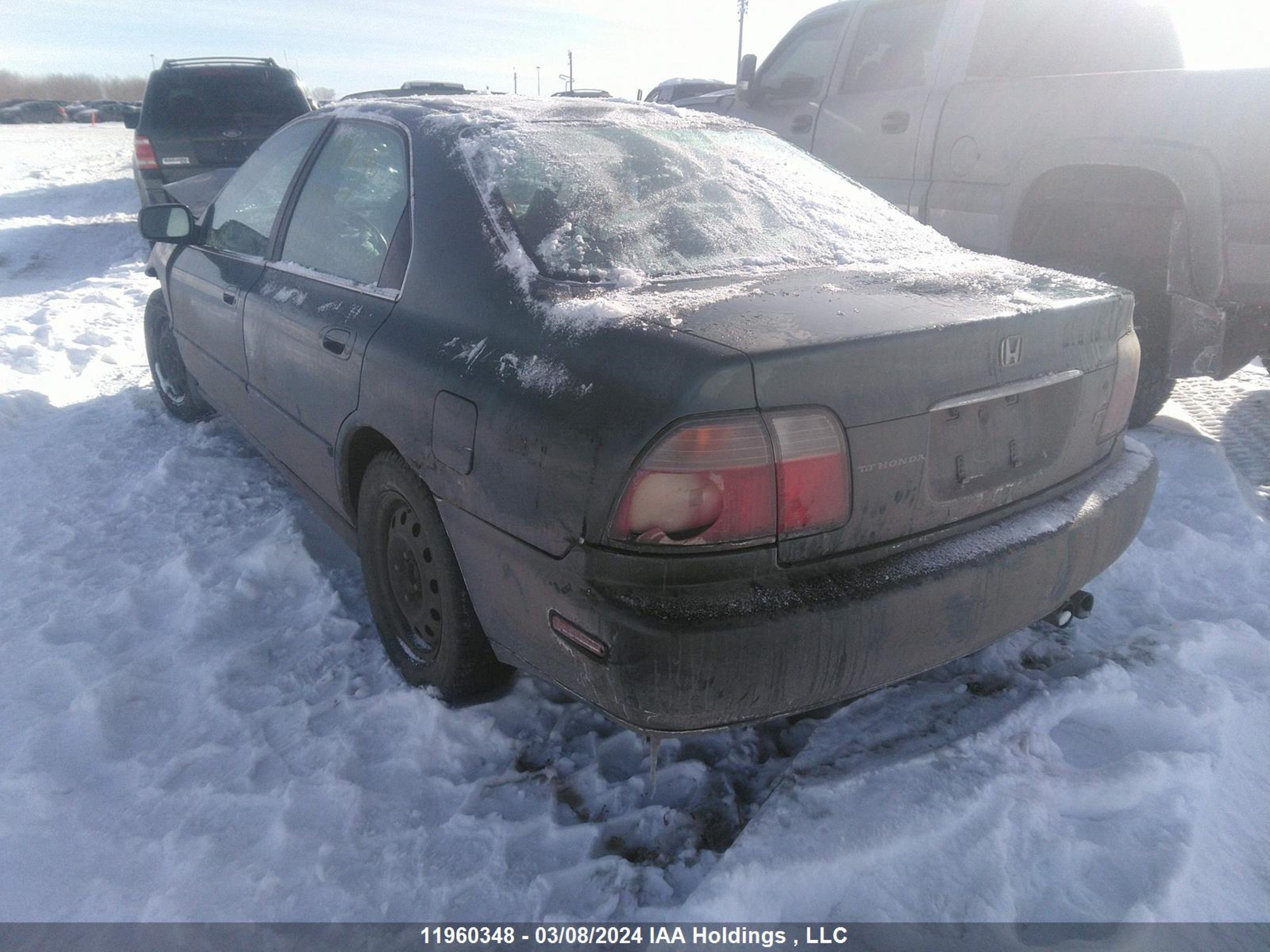 Photo 2 VIN: 1HGCE6675VA800947 - HONDA ACCORD 