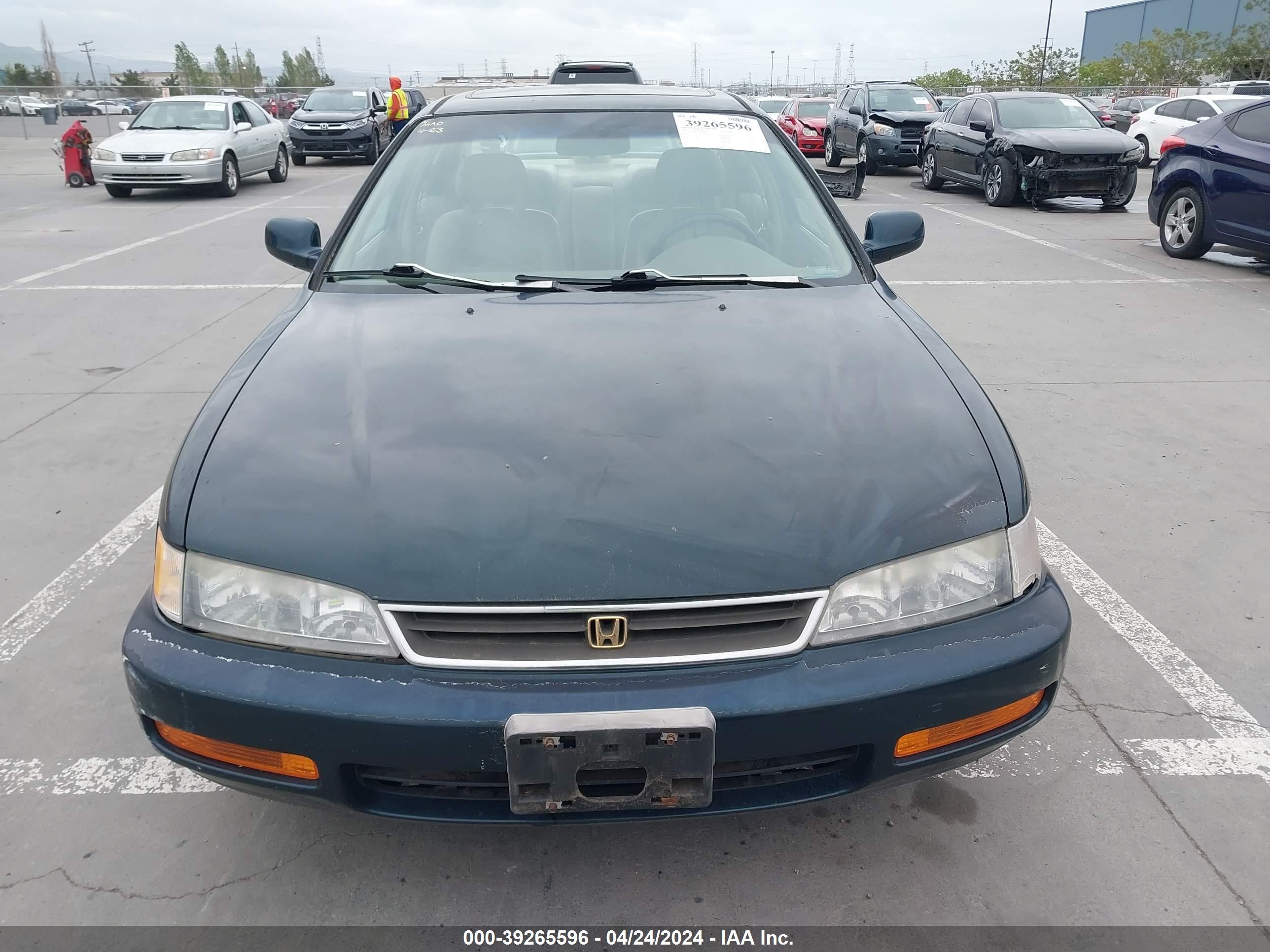 Photo 11 VIN: 1HGCE667XTA015160 - HONDA ACCORD 