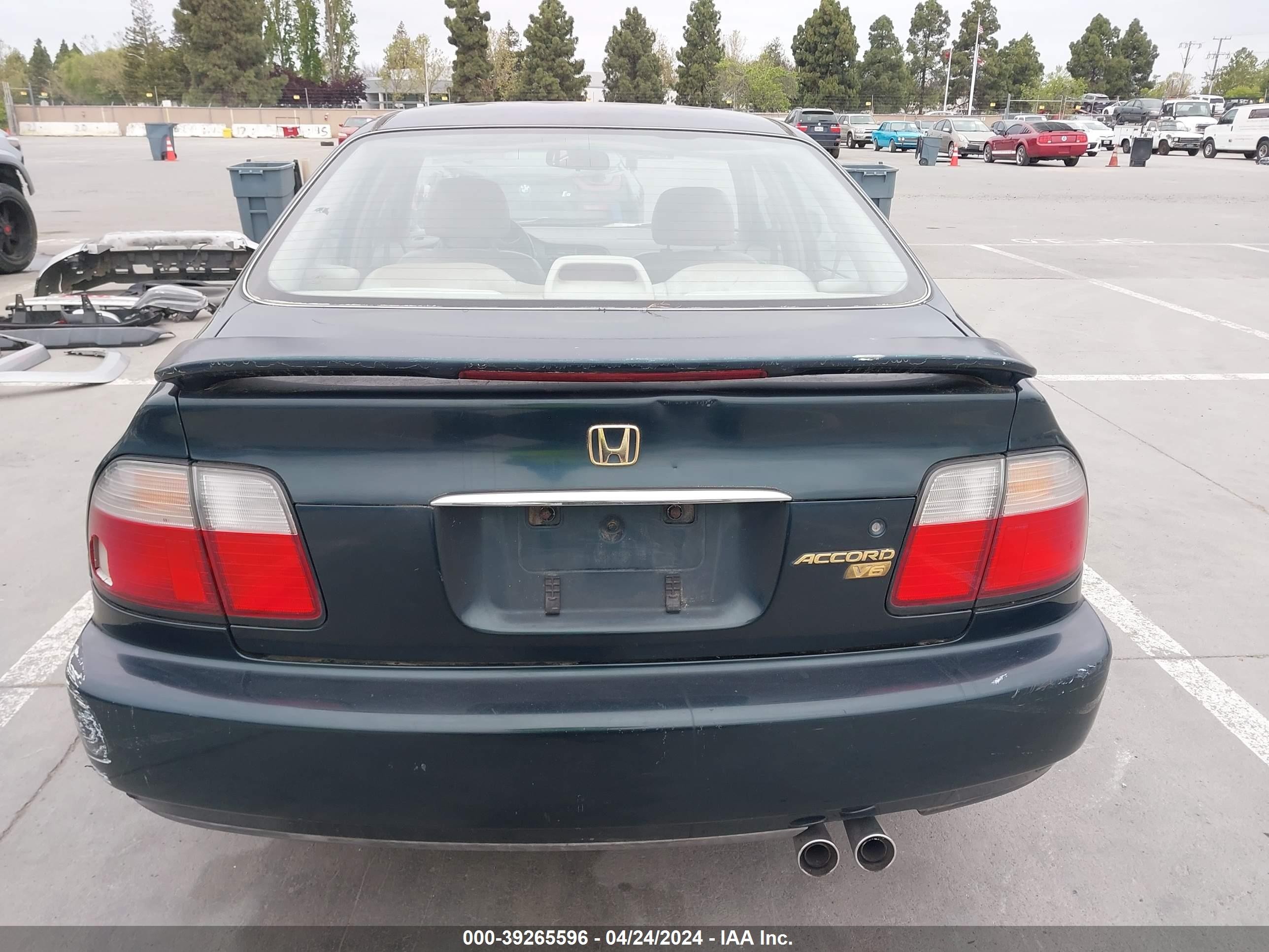 Photo 15 VIN: 1HGCE667XTA015160 - HONDA ACCORD 