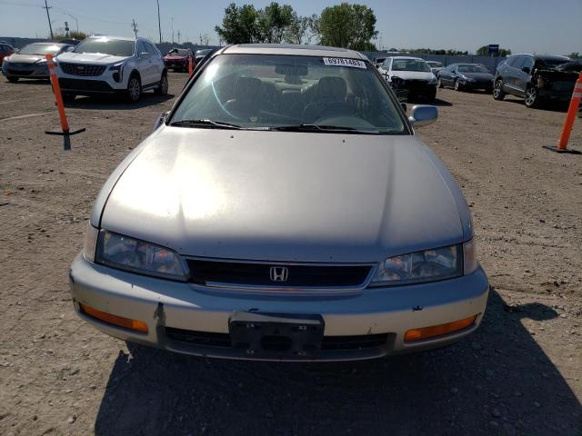 Photo 4 VIN: 1HGCE667XVA009913 - HONDA ACCORD EX 