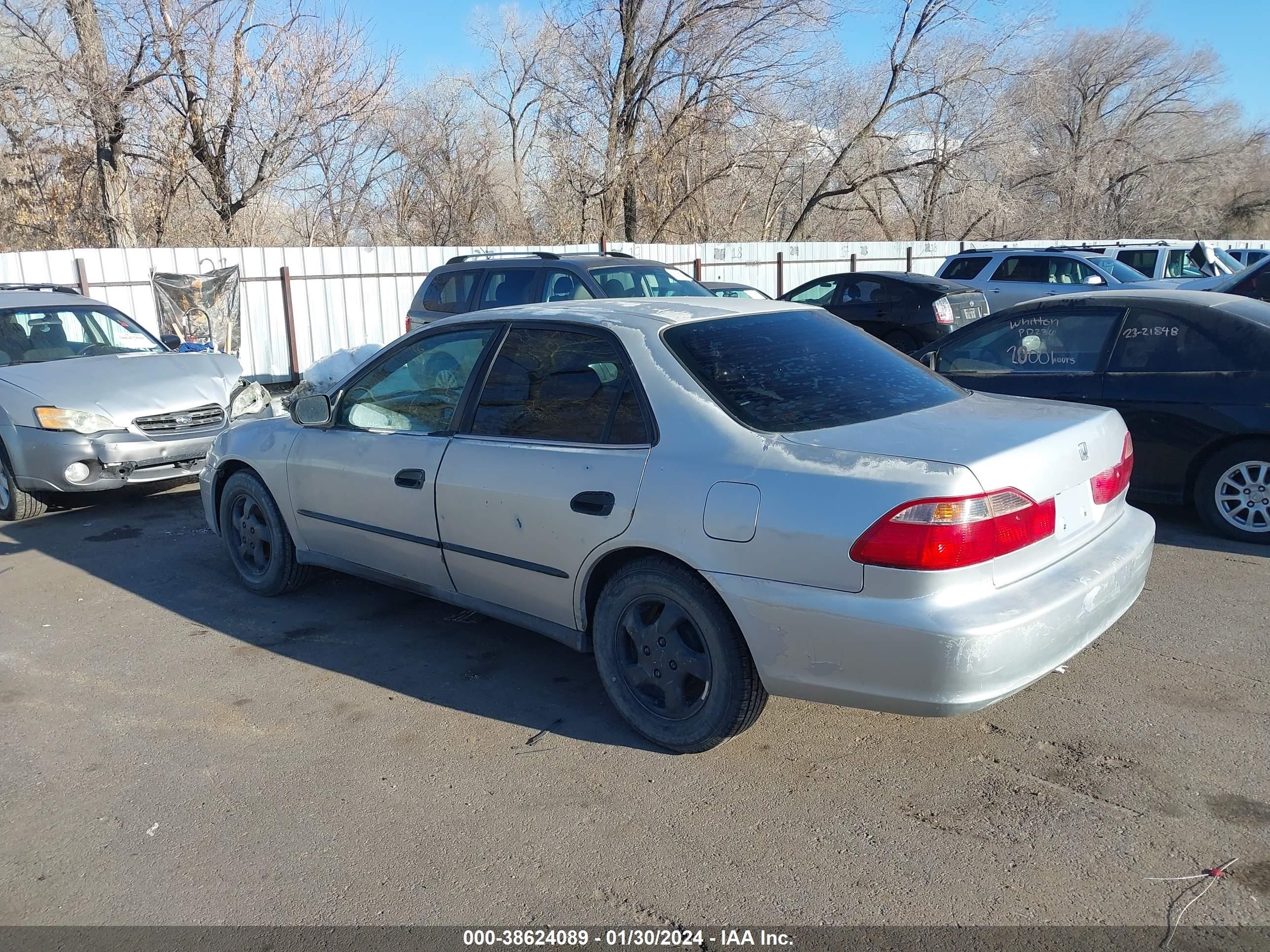 Photo 2 VIN: 1HGCF8544WA074936 - HONDA ACCORD 