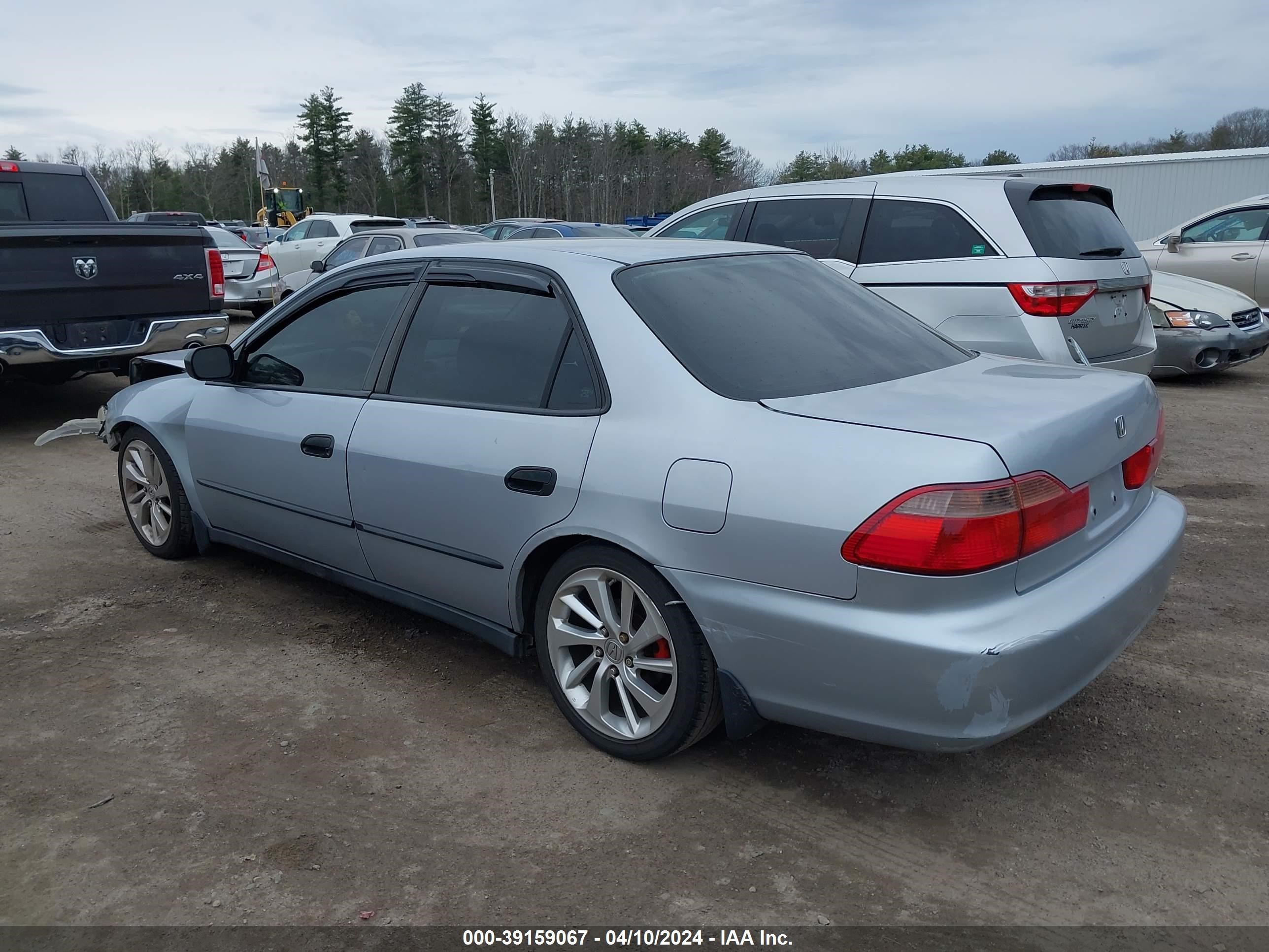 Photo 2 VIN: 1HGCF8647WA238162 - HONDA ACCORD 