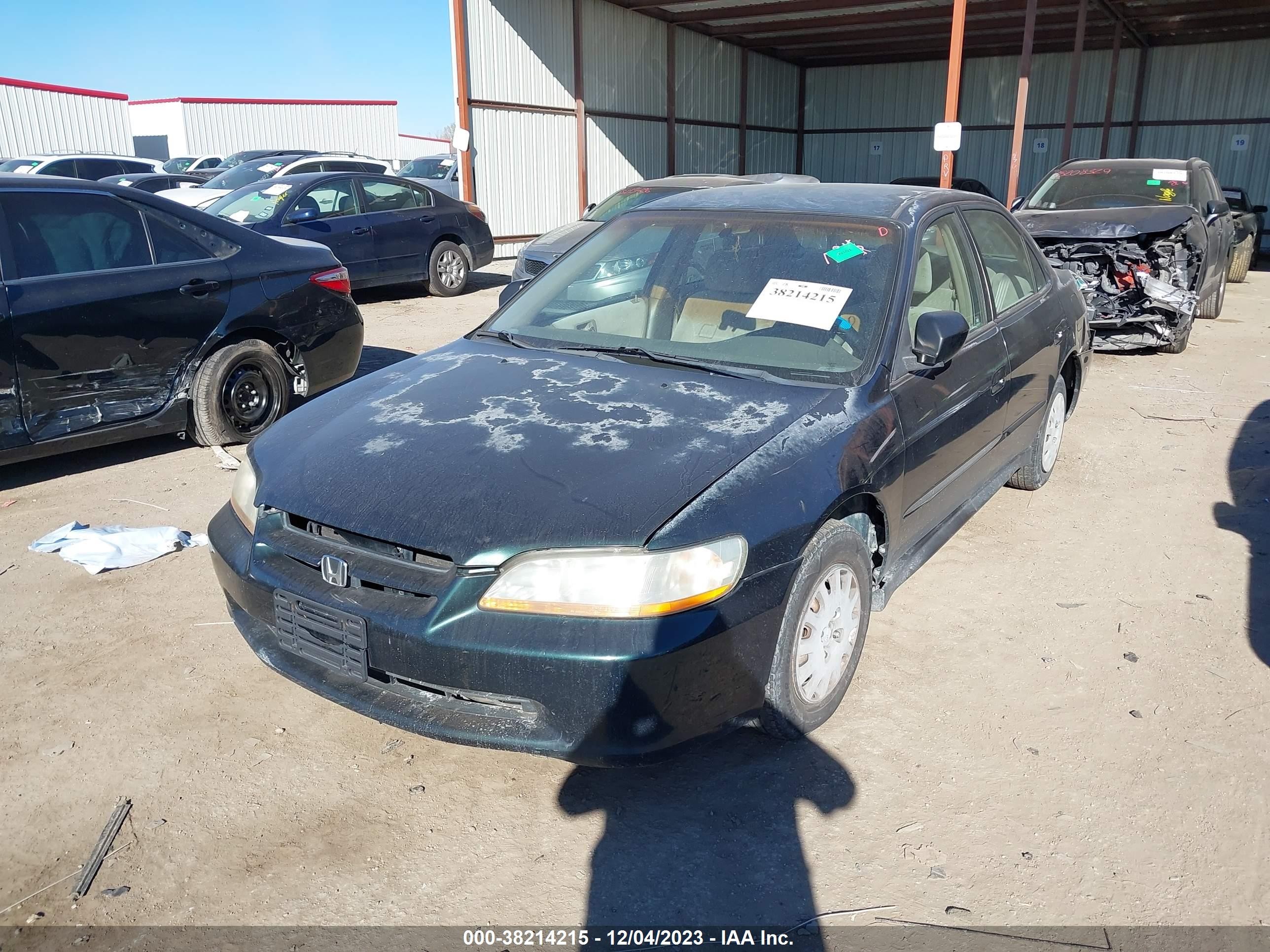 Photo 1 VIN: 1HGCF86601A102904 - HONDA ACCORD 