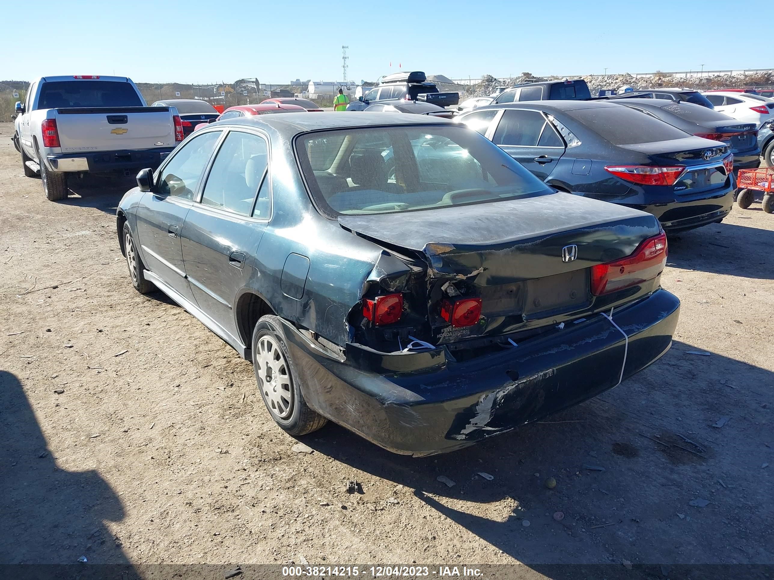 Photo 2 VIN: 1HGCF86601A102904 - HONDA ACCORD 