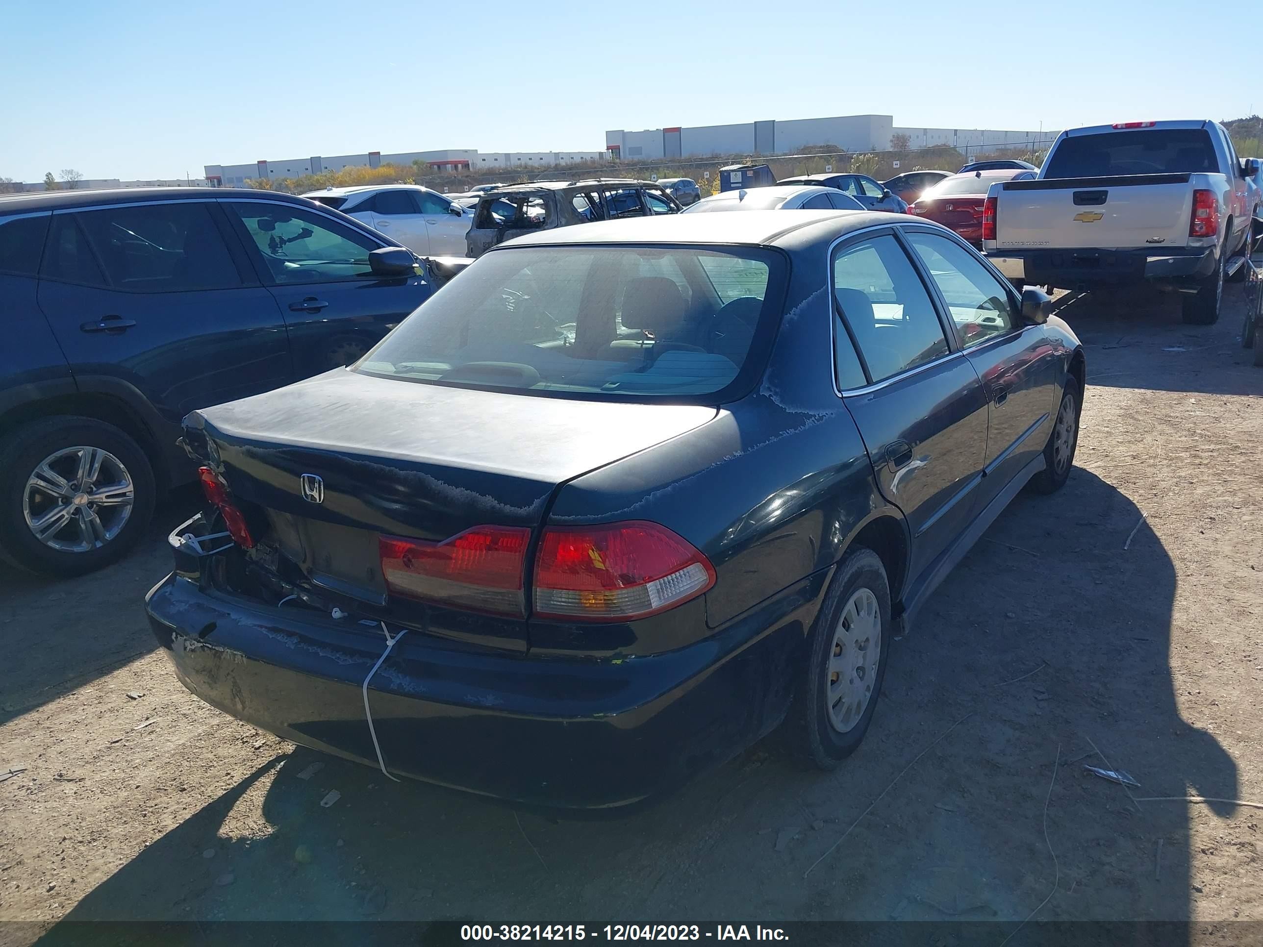 Photo 3 VIN: 1HGCF86601A102904 - HONDA ACCORD 