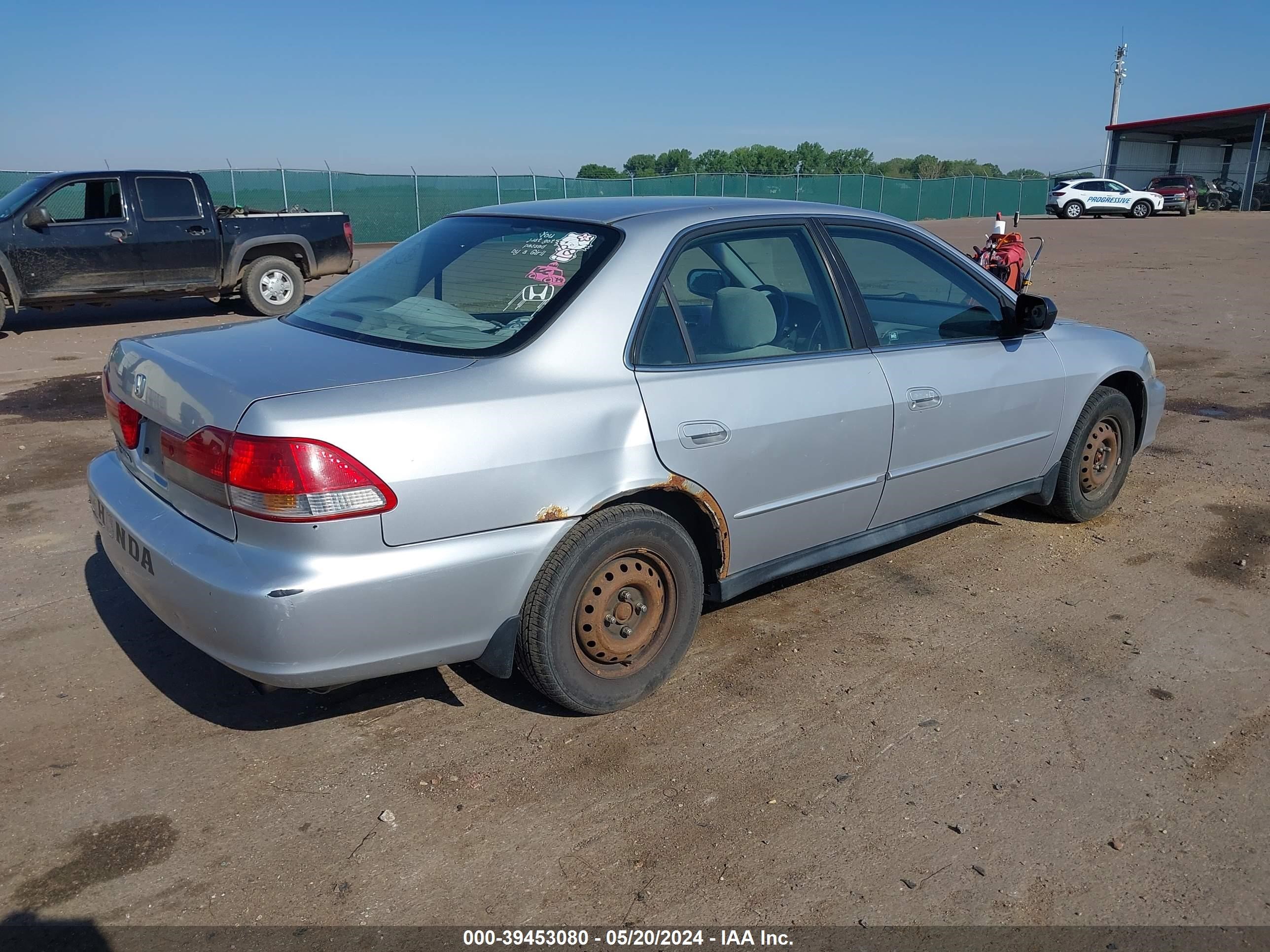 Photo 3 VIN: 1HGCF86642A090533 - HONDA ACCORD 