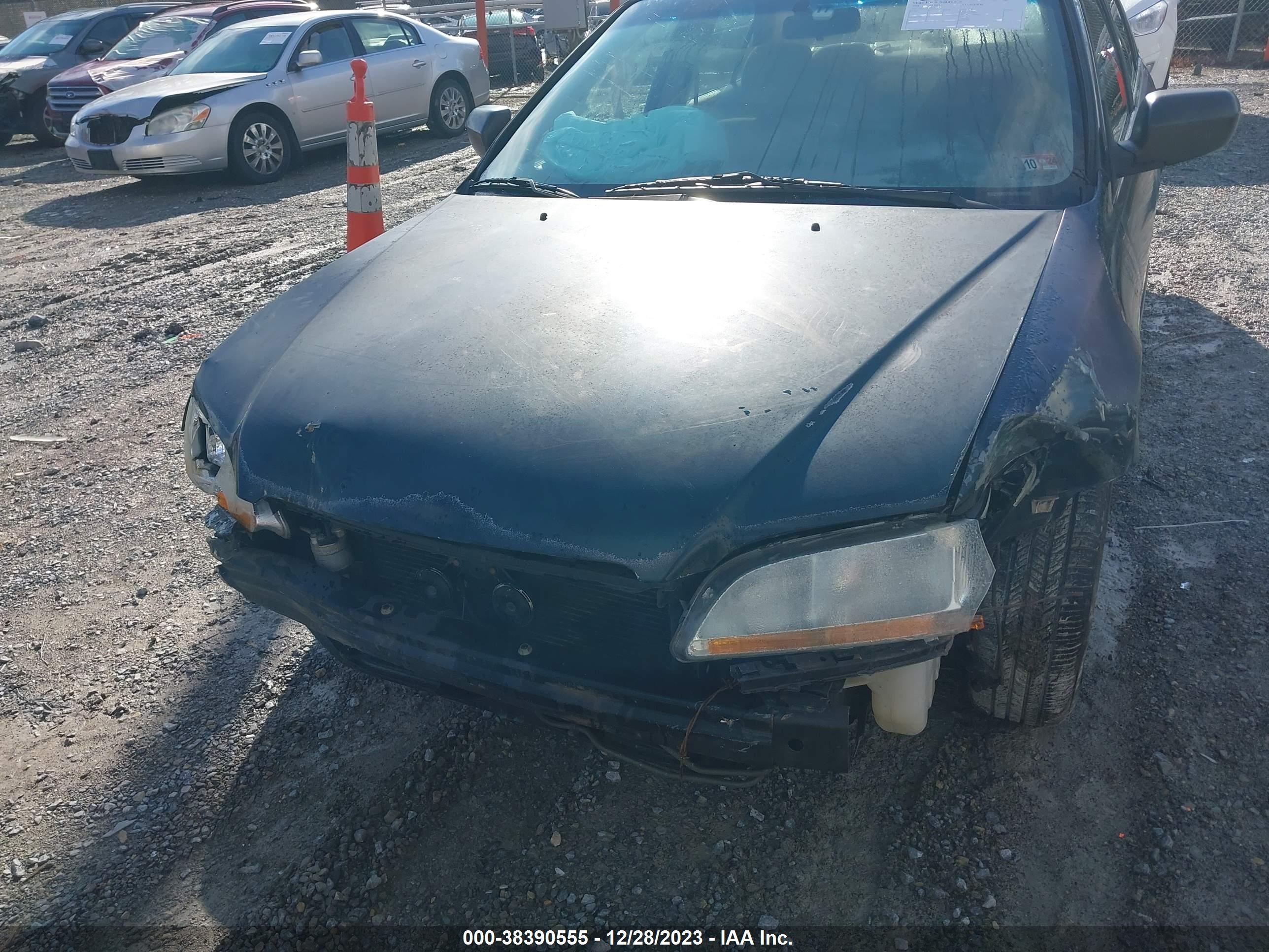 Photo 5 VIN: 1HGCF86661A080892 - HONDA ACCORD 