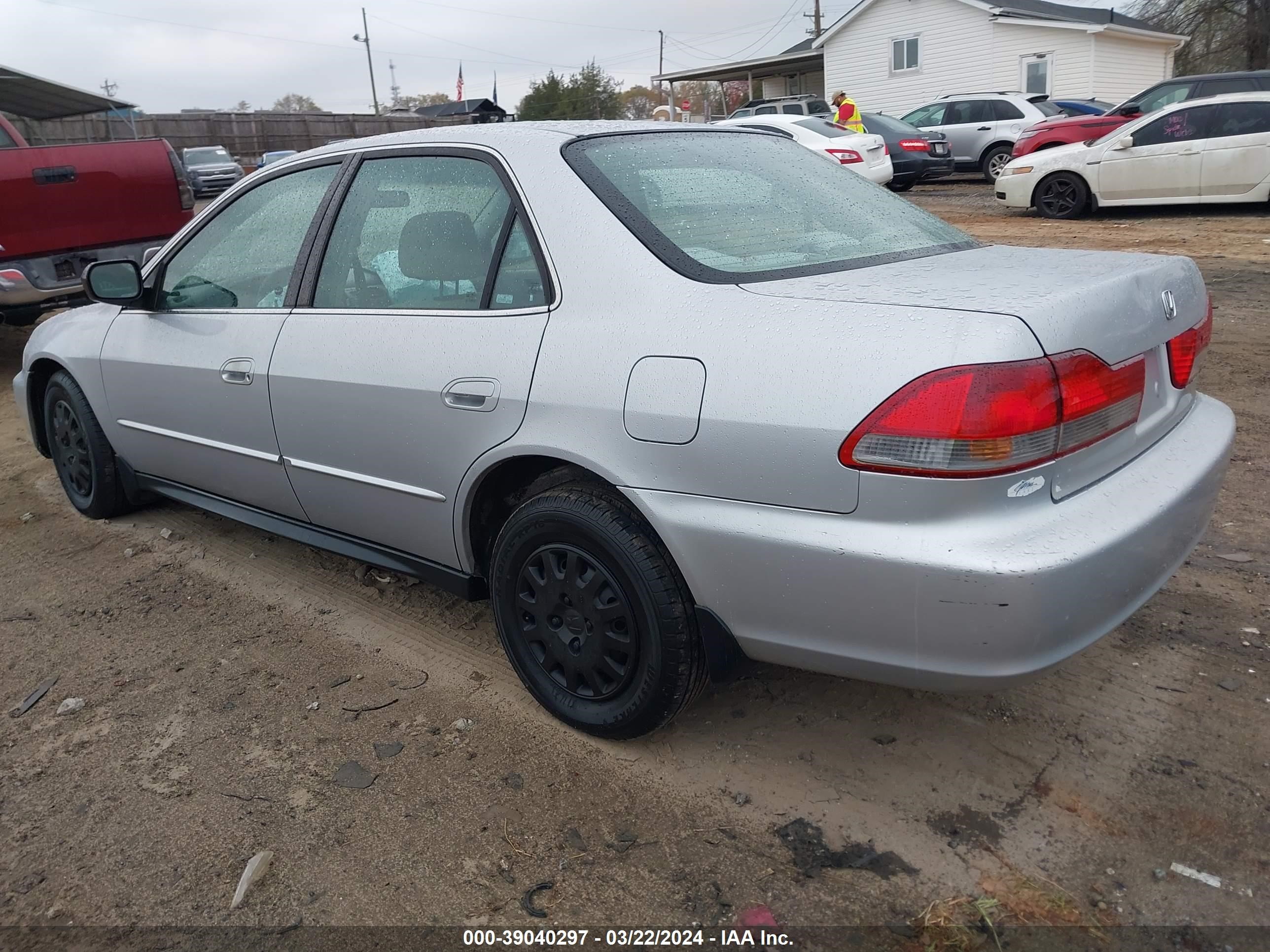 Photo 2 VIN: 1HGCF86662A081820 - HONDA ACCORD 