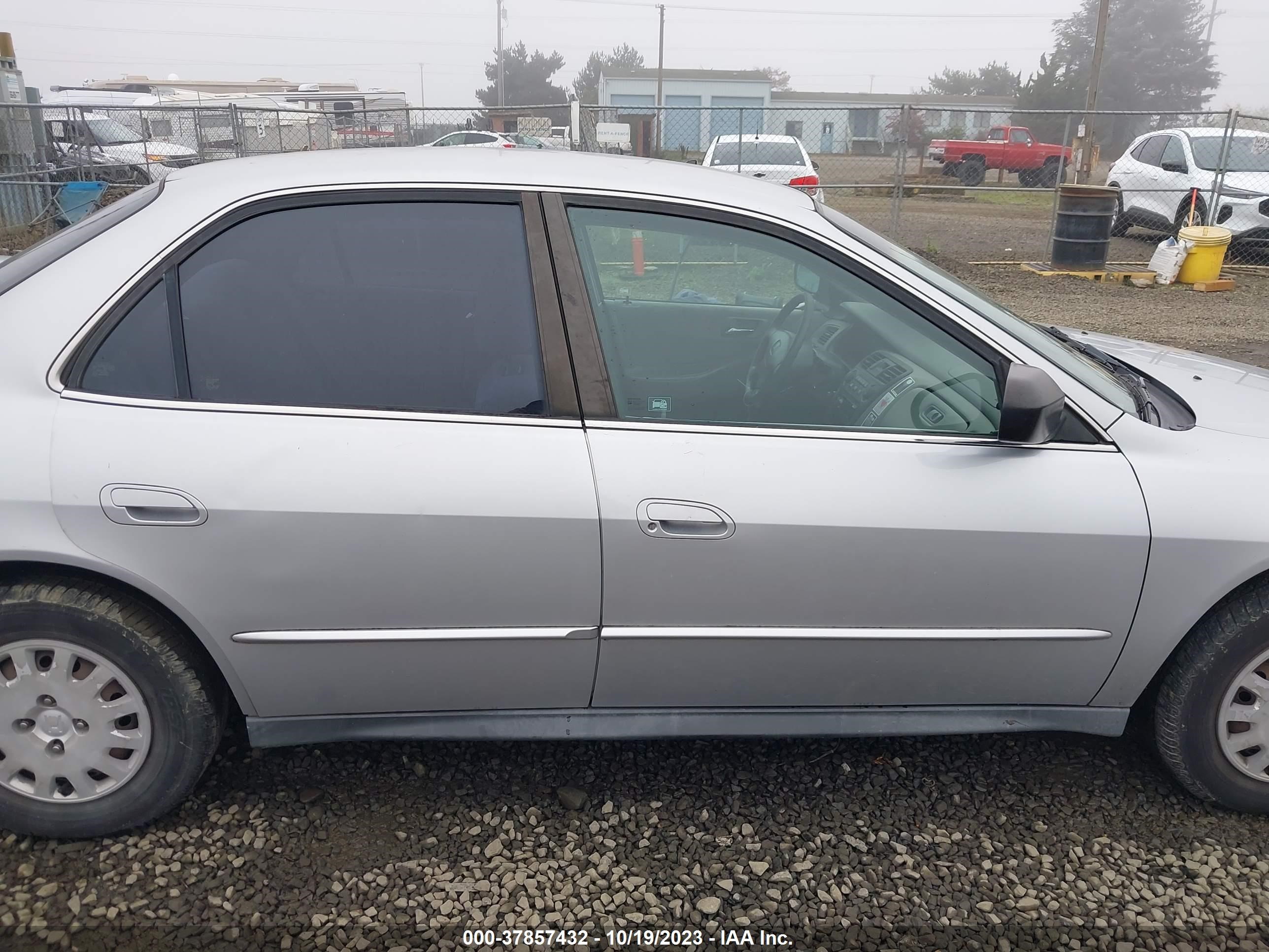 Photo 13 VIN: 1HGCF86662A090534 - HONDA ACCORD 