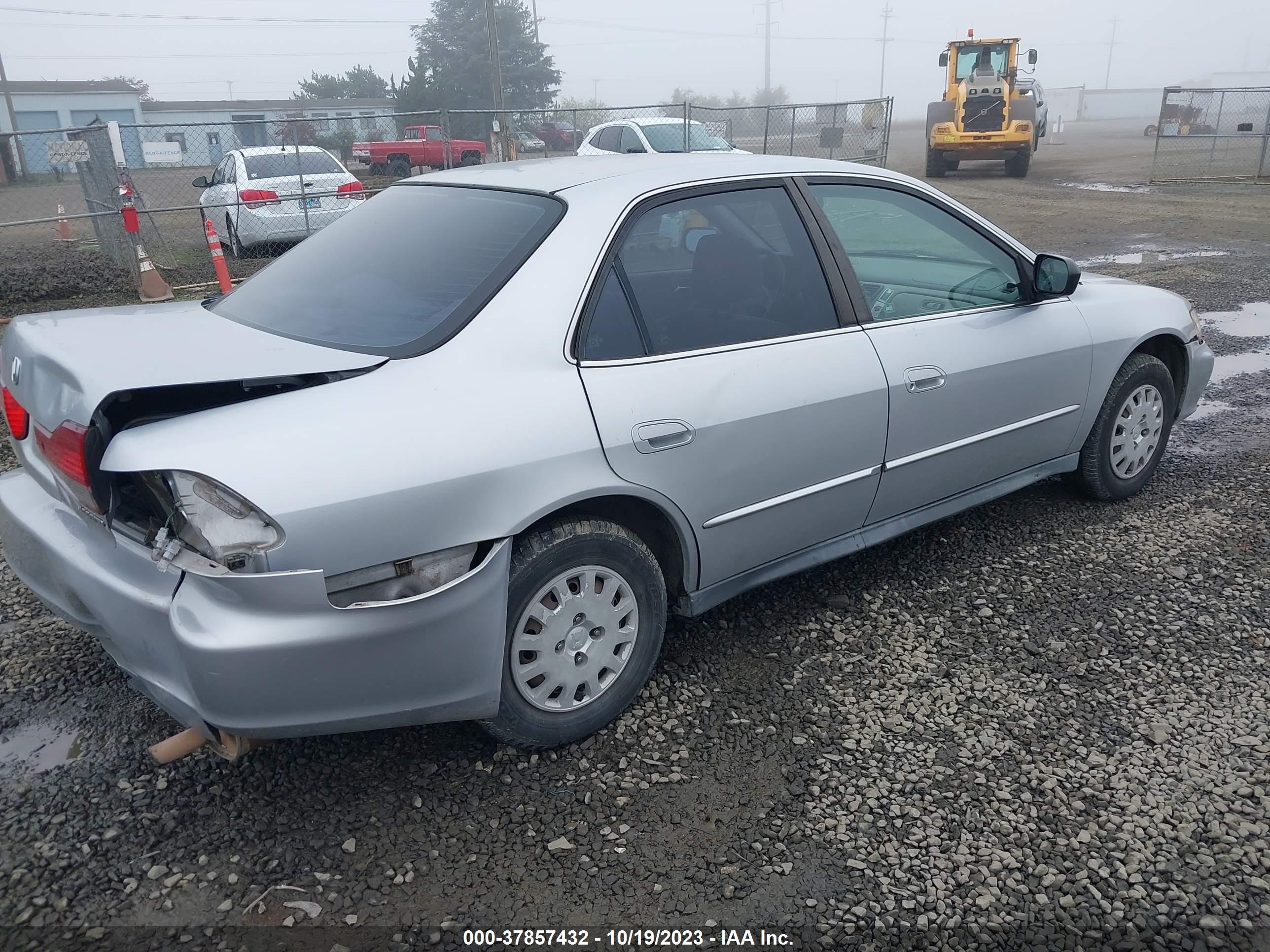 Photo 3 VIN: 1HGCF86662A090534 - HONDA ACCORD 