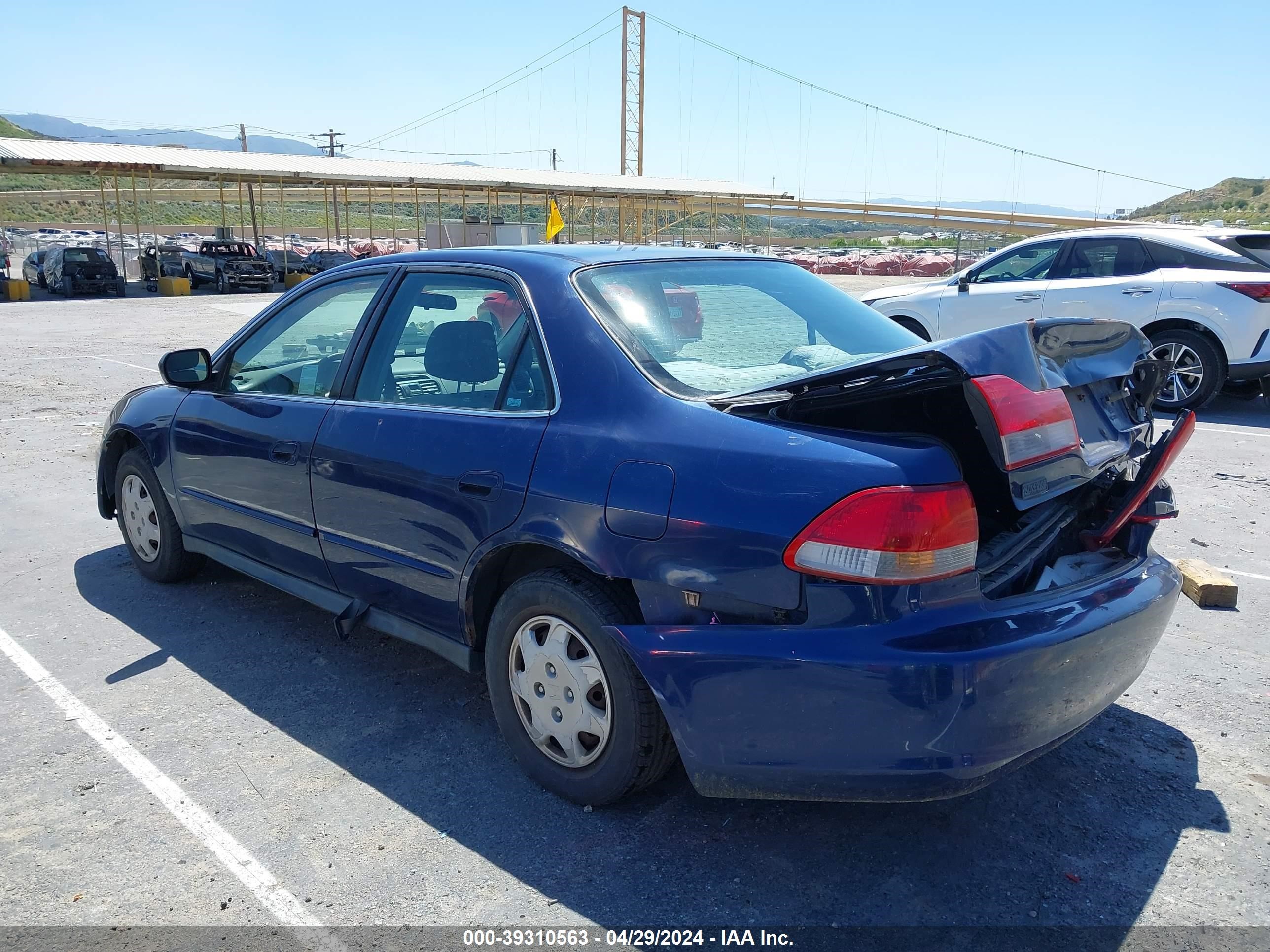 Photo 2 VIN: 1HGCF86662A100169 - HONDA ACCORD 