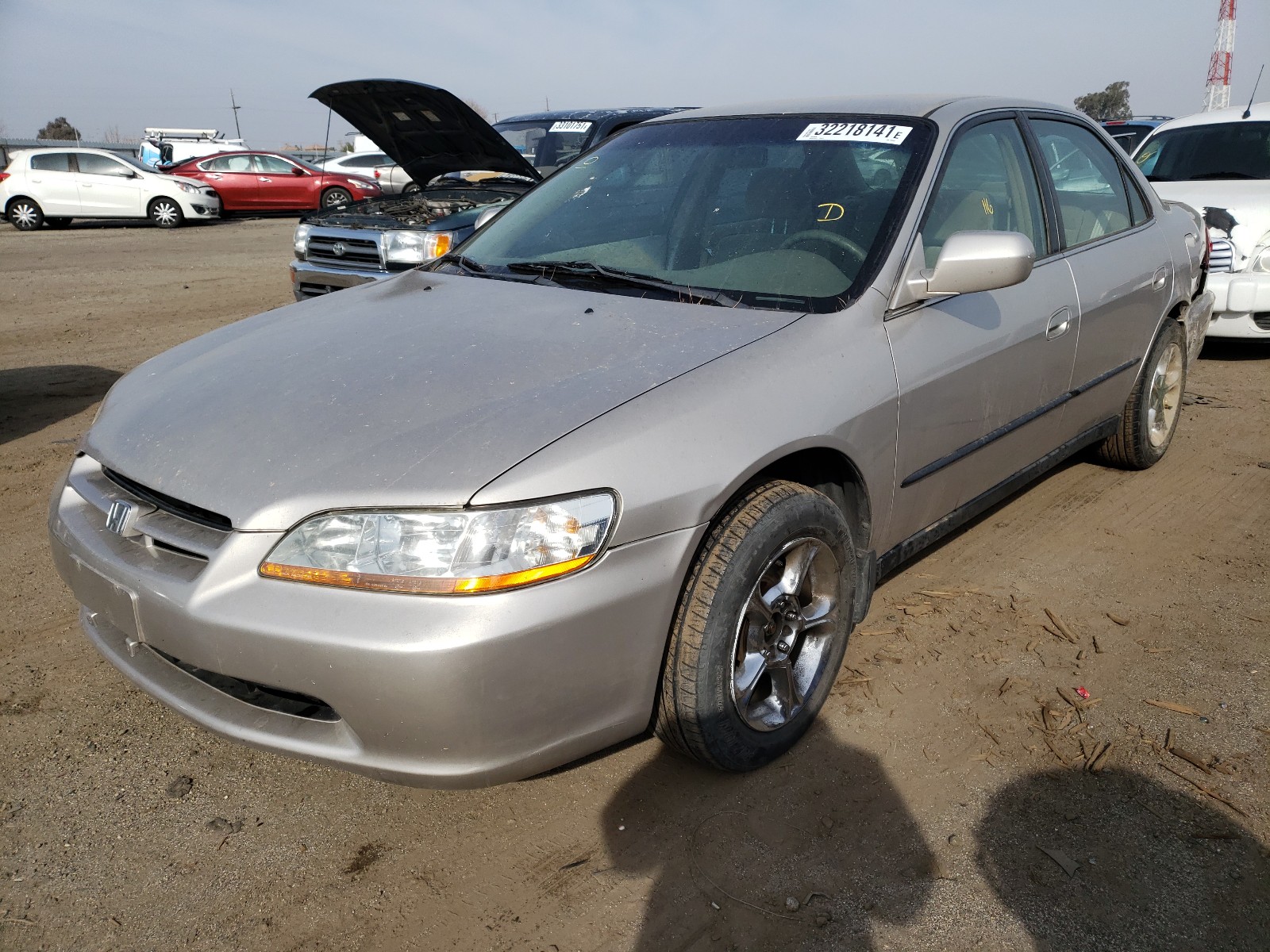 Photo 1 VIN: 1HGCG1641XA028808 - HONDA ACCORD LX 