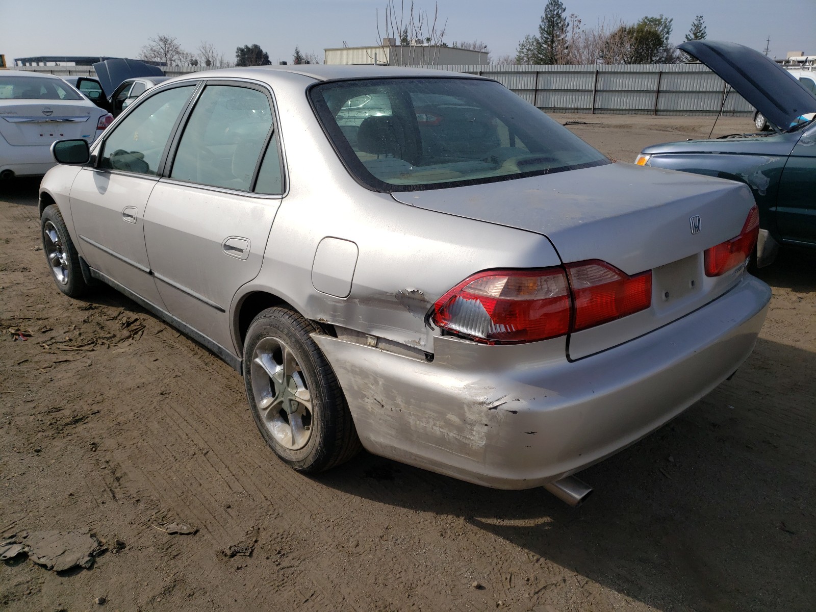 Photo 2 VIN: 1HGCG1641XA028808 - HONDA ACCORD LX 