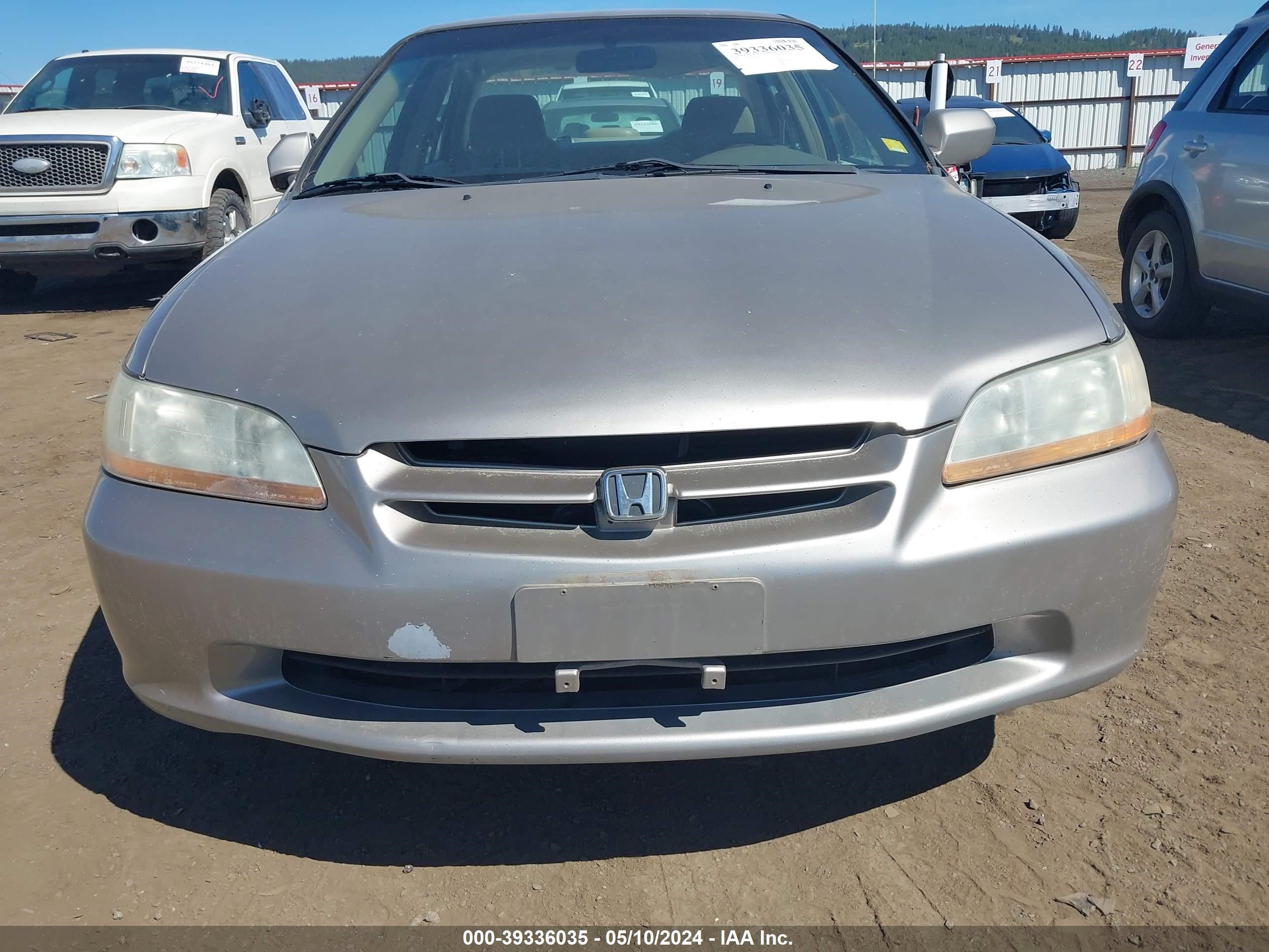 Photo 5 VIN: 1HGCG1643XA043133 - HONDA ACCORD 