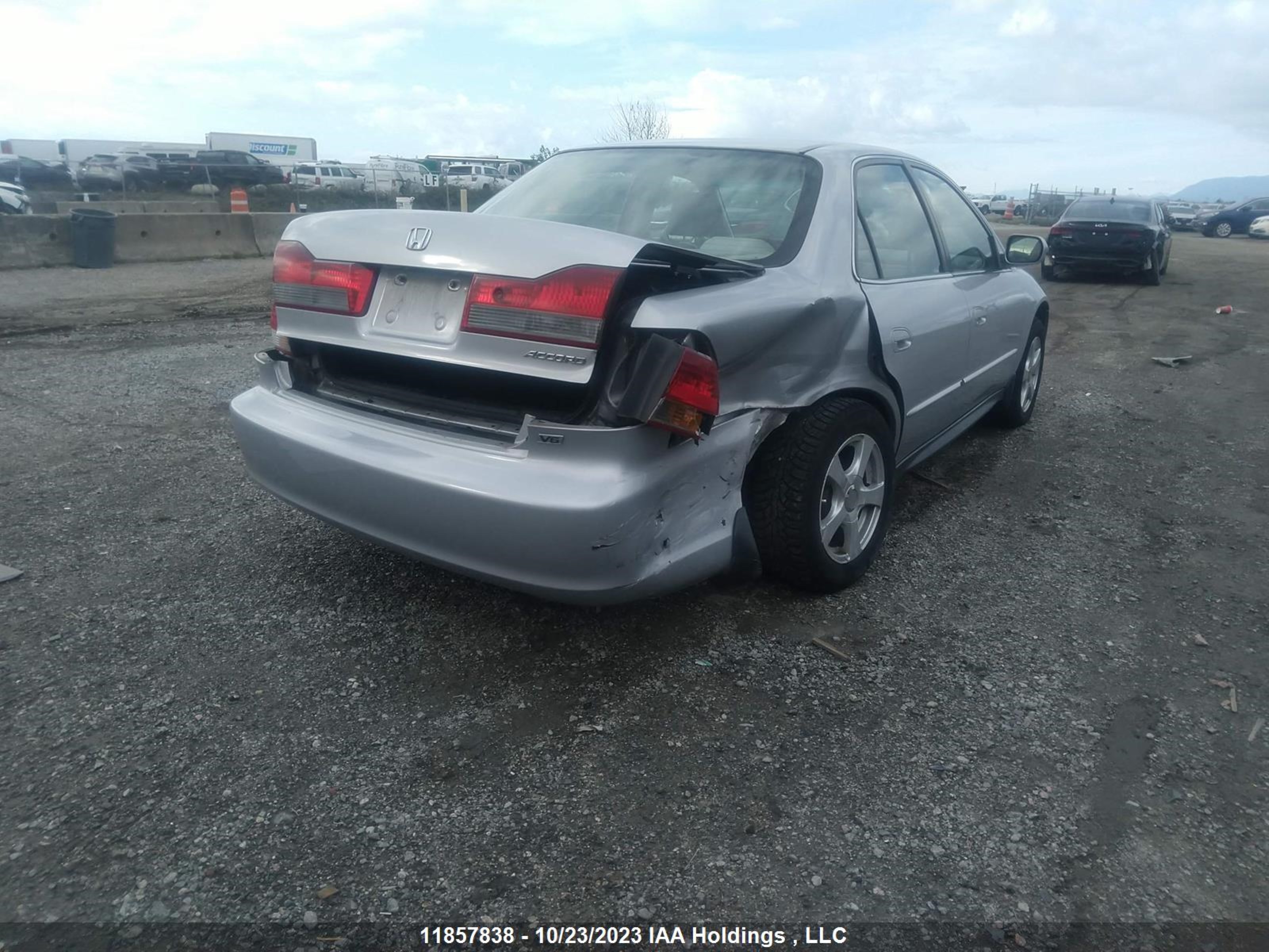 Photo 3 VIN: 1HGCG16451A803182 - HONDA ACCORD 