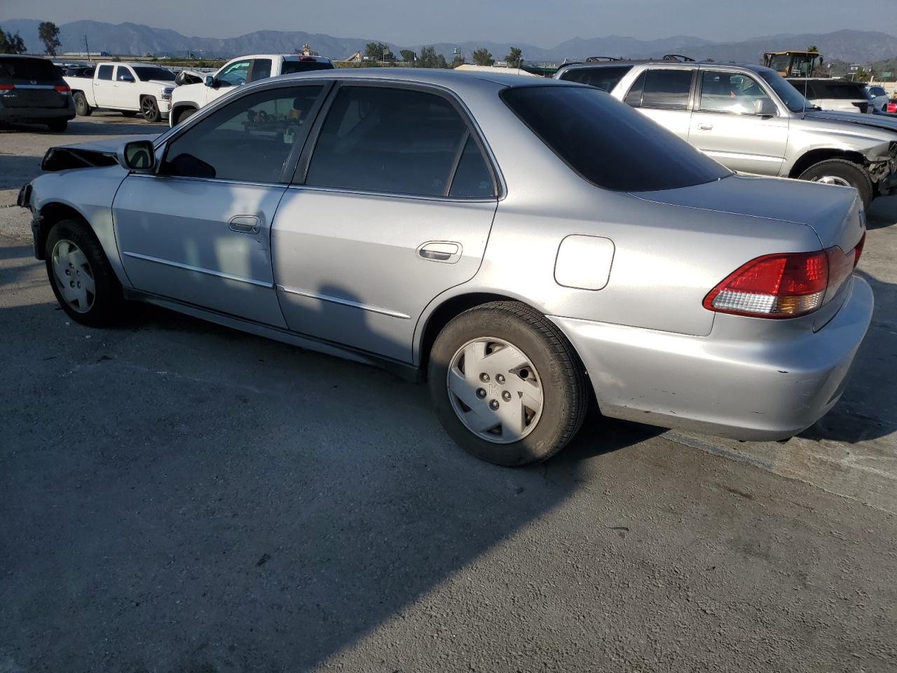 Photo 1 VIN: 1HGCG16452A015374 - HONDA ACCORD 