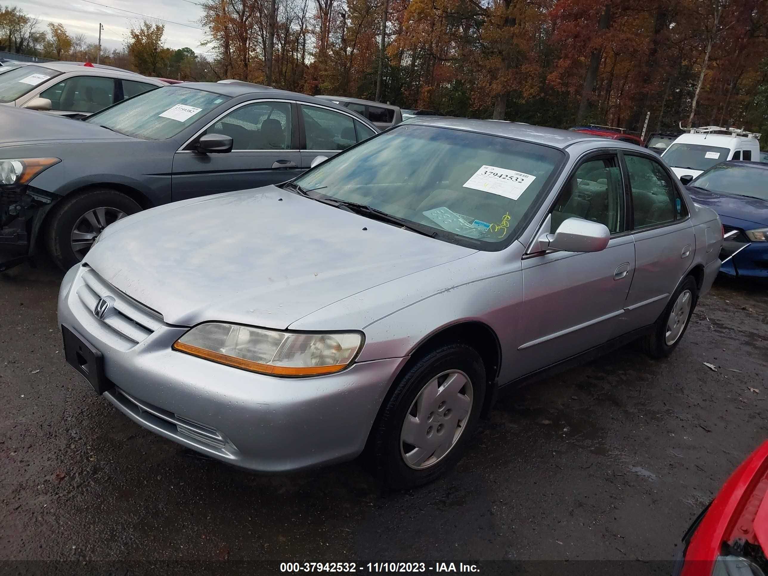 Photo 1 VIN: 1HGCG16452A036841 - HONDA ACCORD 