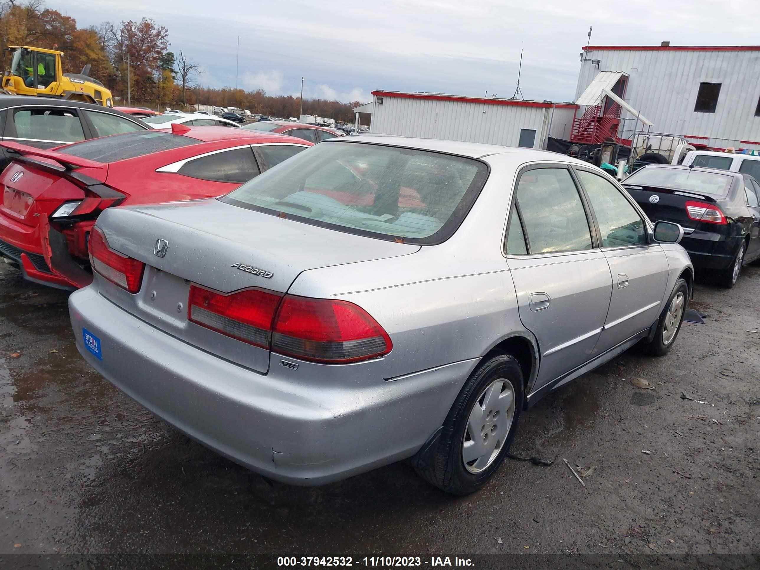 Photo 3 VIN: 1HGCG16452A036841 - HONDA ACCORD 