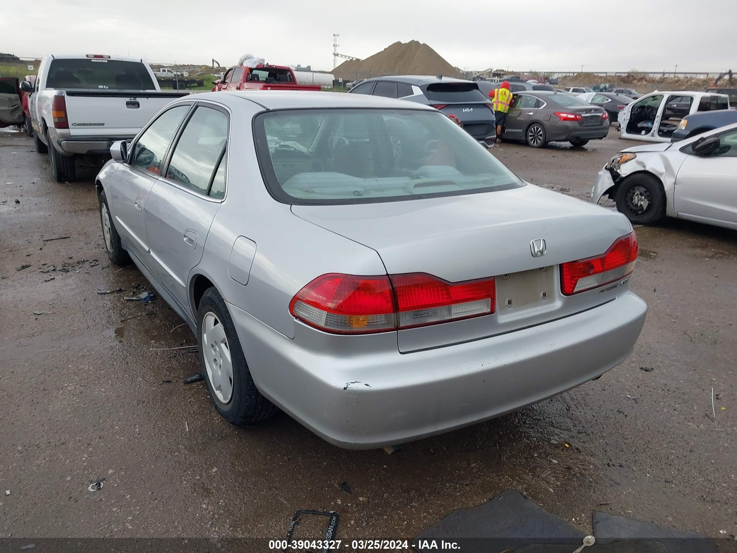 Photo 2 VIN: 1HGCG16482A082020 - HONDA ACCORD 