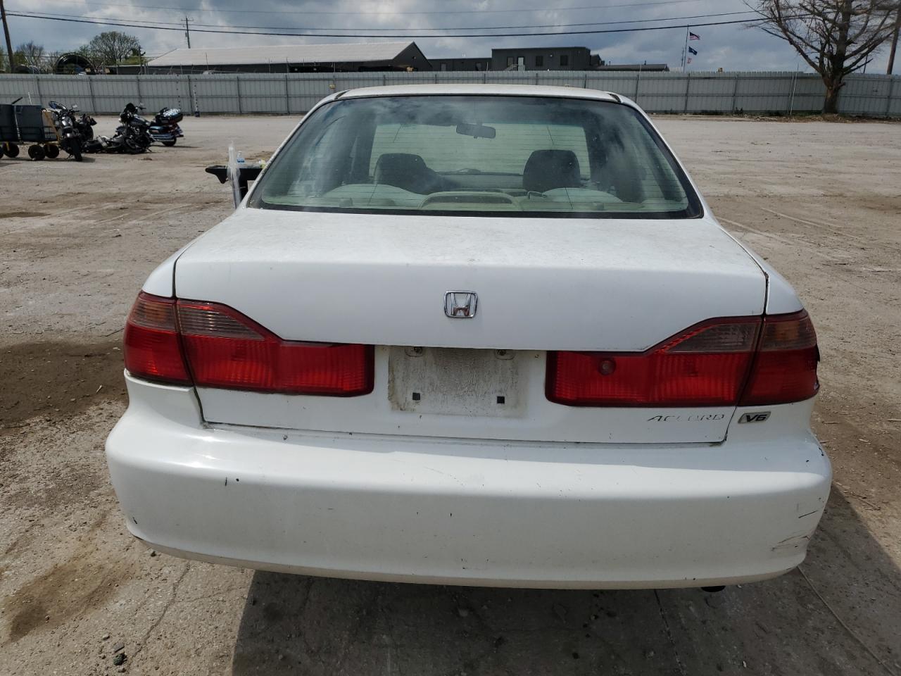 Photo 5 VIN: 1HGCG1648YA042951 - HONDA ACCORD 