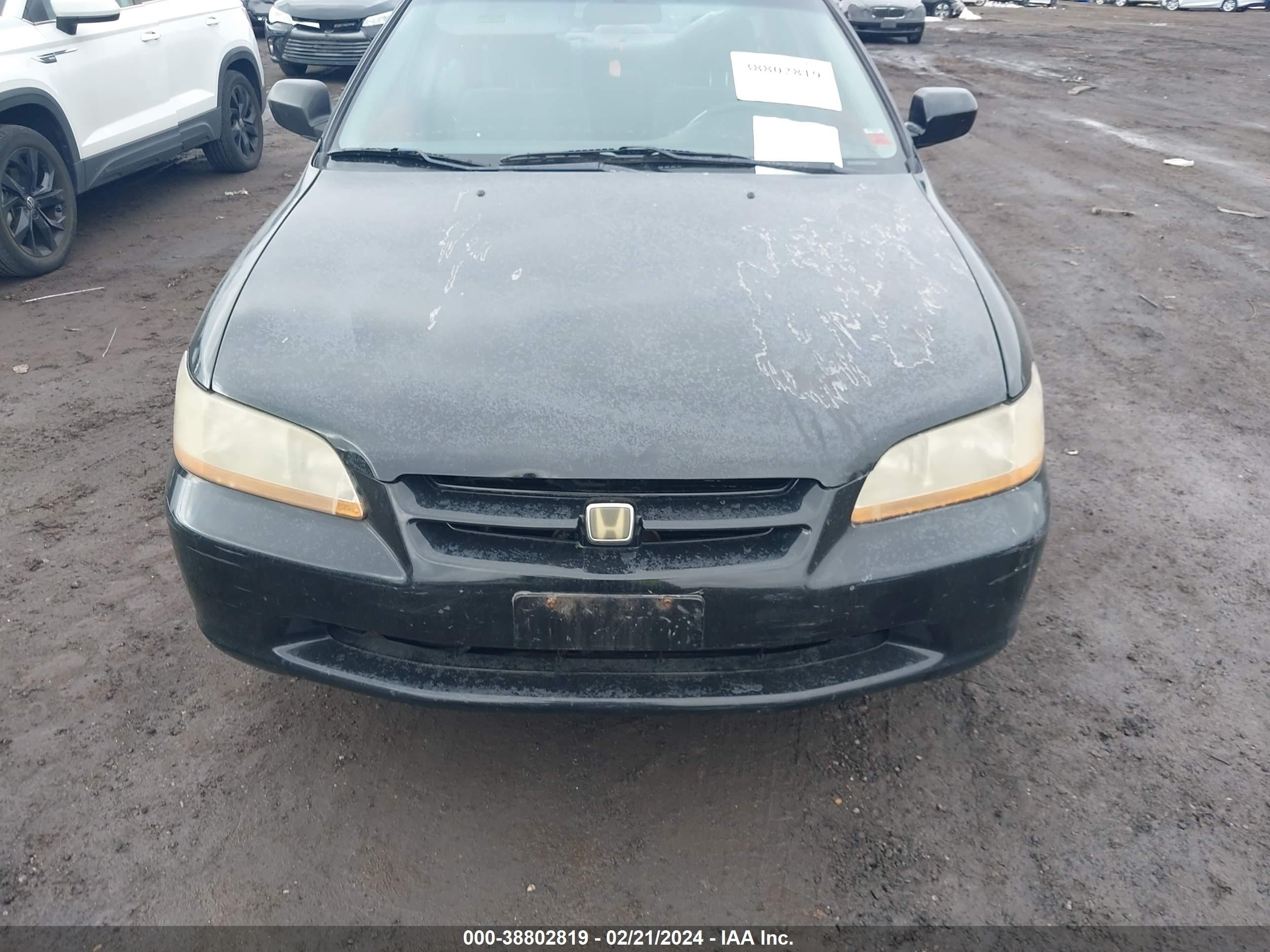 Photo 5 VIN: 1HGCG1648YA061595 - HONDA ACCORD 