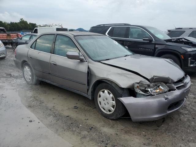 Photo 3 VIN: 1HGCG1649YA078180 - HONDA ACCORD LX 