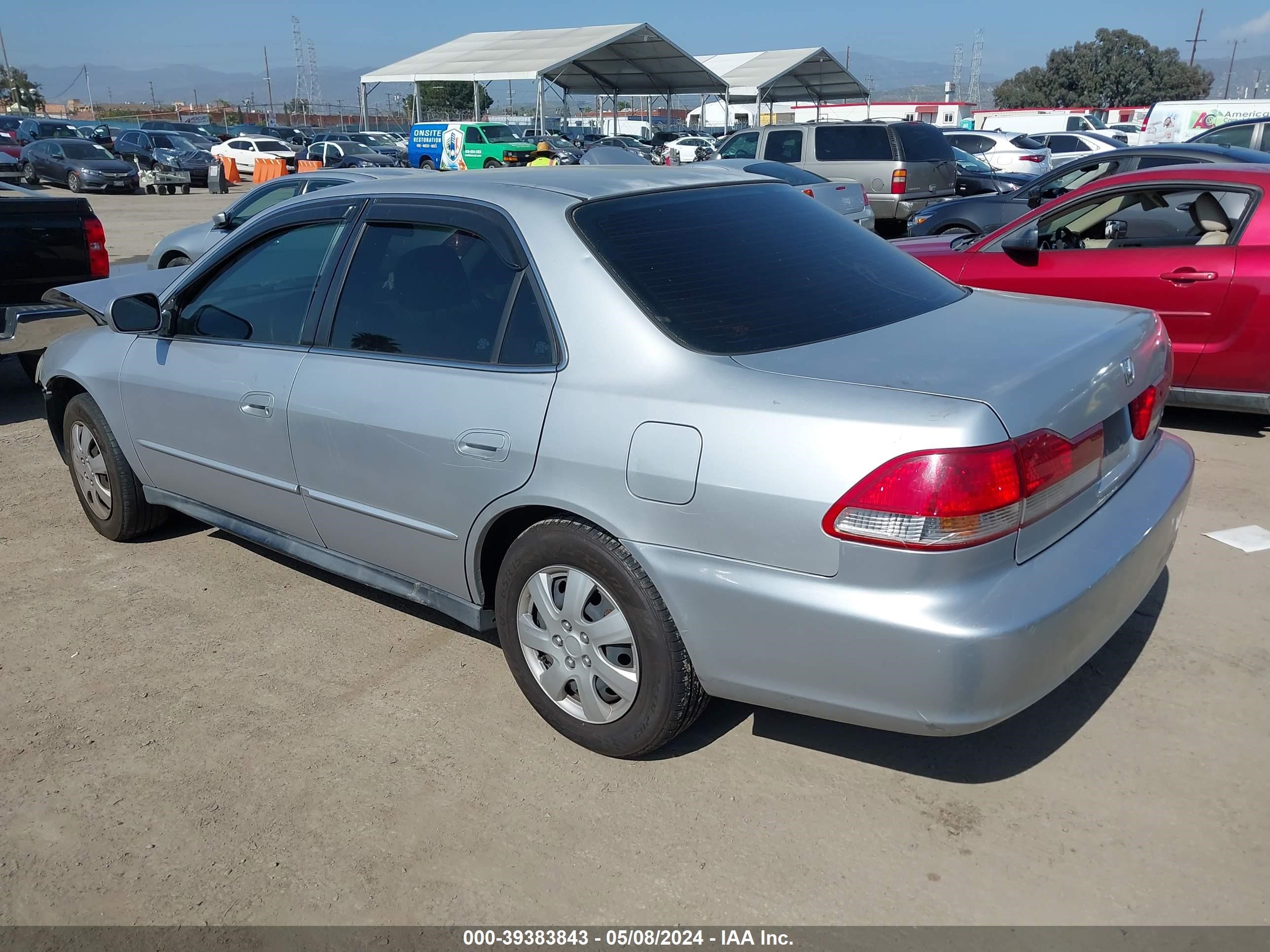 Photo 2 VIN: 1HGCG164X2A046488 - HONDA ACCORD 