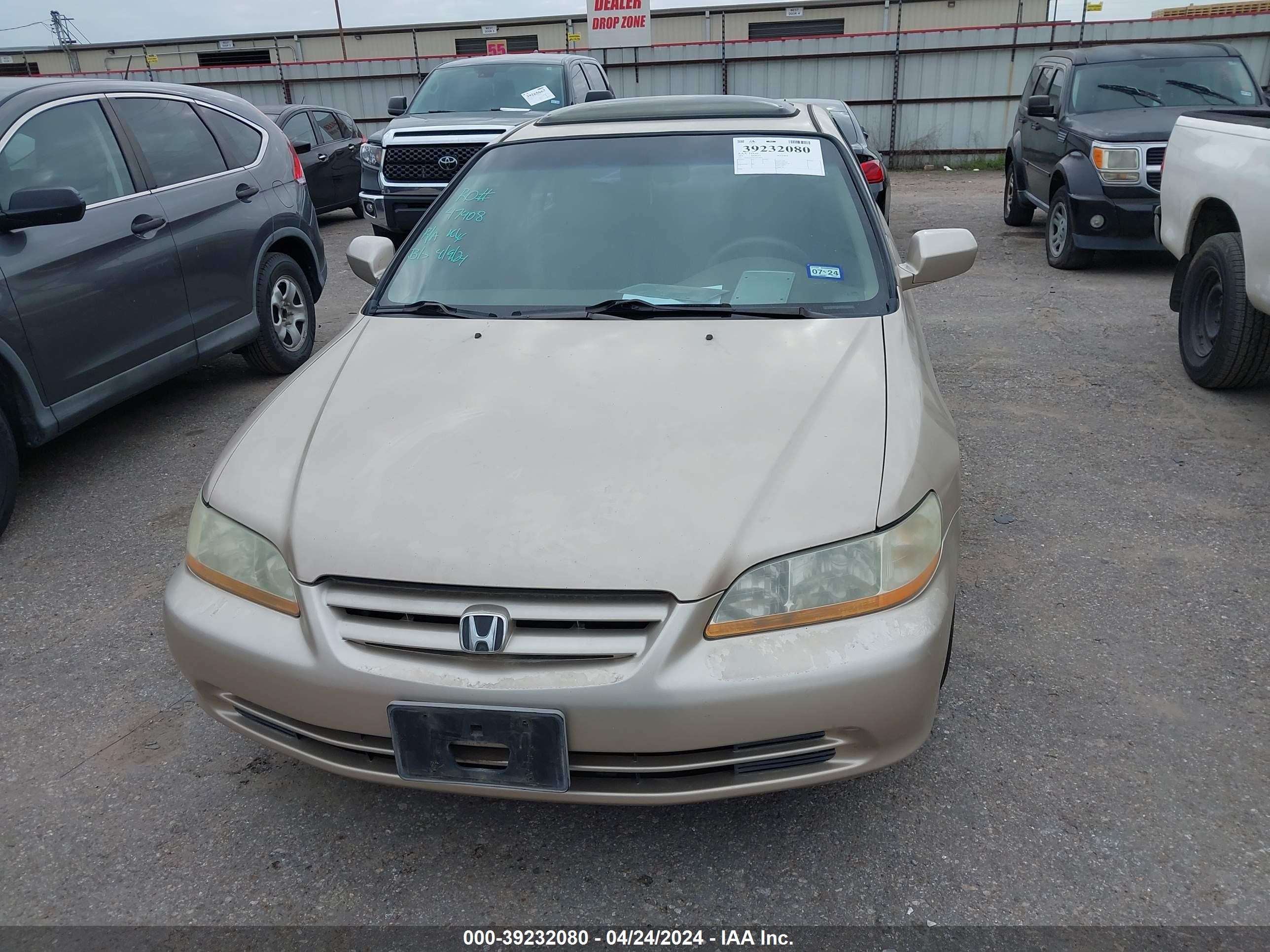 Photo 11 VIN: 1HGCG16501A075036 - HONDA ACCORD 