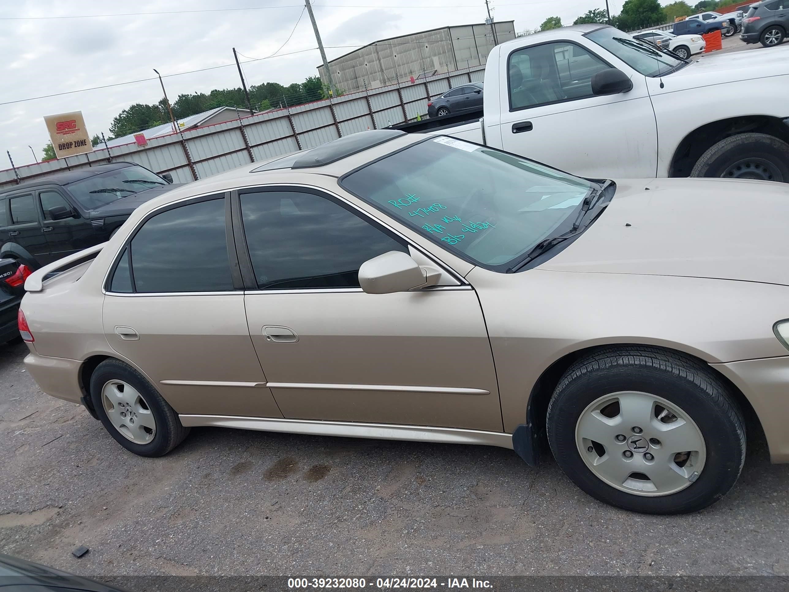 Photo 12 VIN: 1HGCG16501A075036 - HONDA ACCORD 