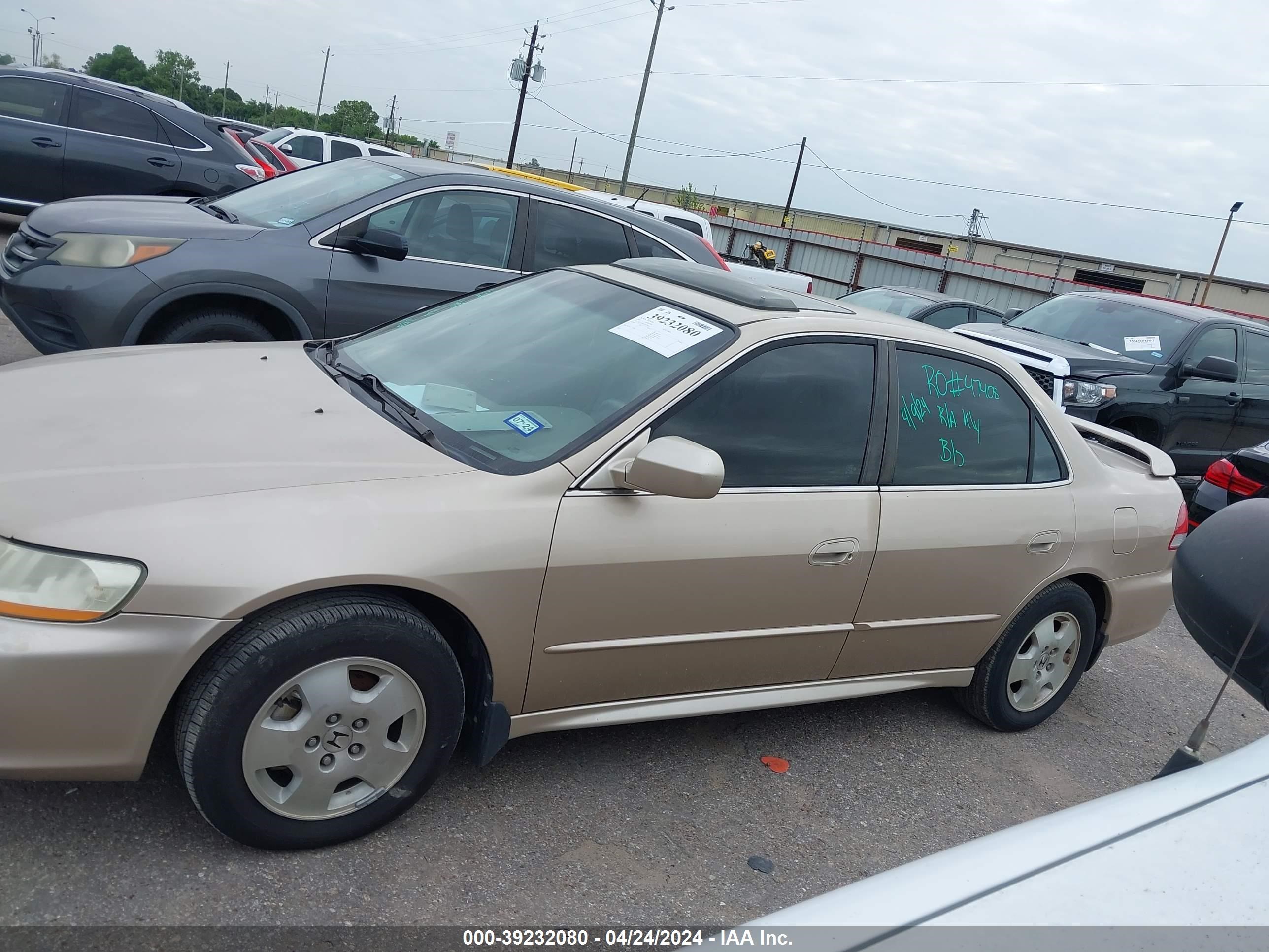 Photo 13 VIN: 1HGCG16501A075036 - HONDA ACCORD 