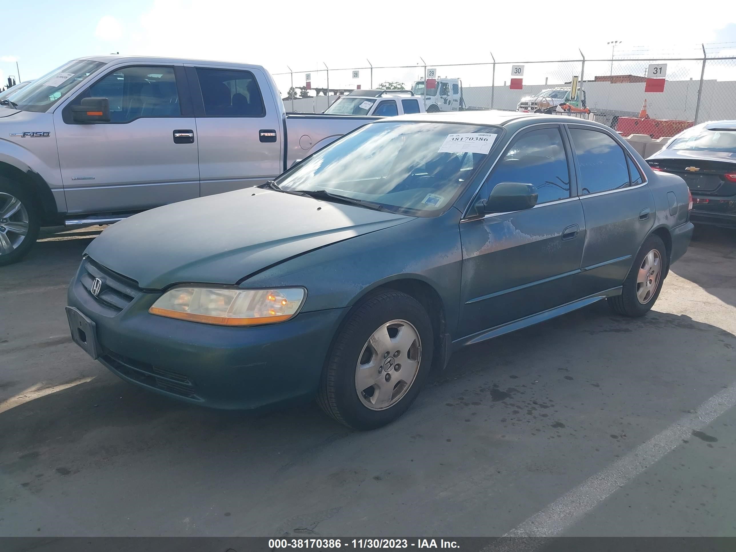 Photo 1 VIN: 1HGCG16502A040238 - HONDA ACCORD 