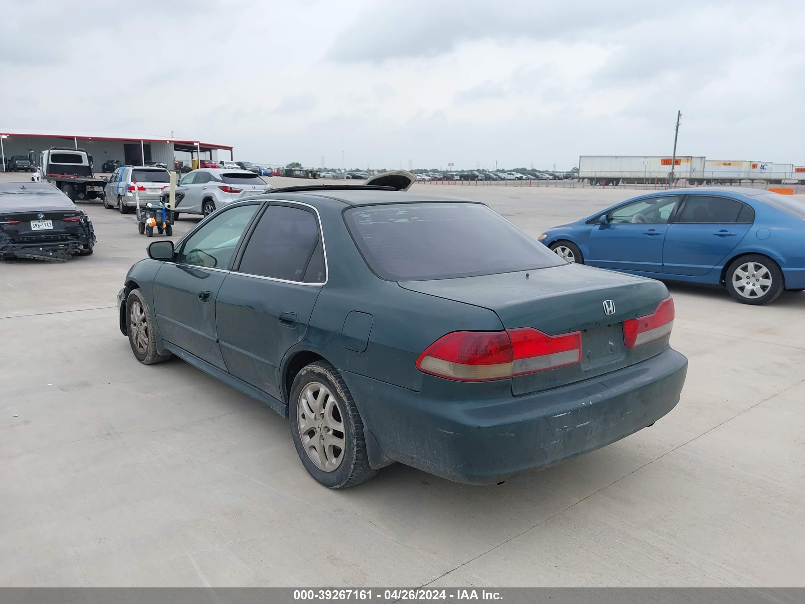 Photo 2 VIN: 1HGCG16502A044032 - HONDA ACCORD 